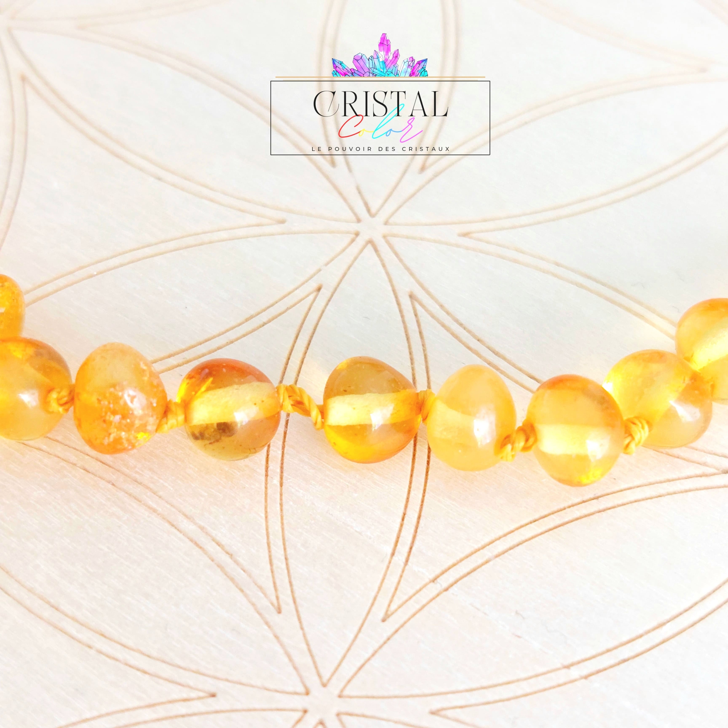 collier-bébé-enfant-ambre-ambre-miel-pierre-naturelle-résine-naturelle-guerison-dent-soulagement-douleurs-dentaires-cristal-color-le-pouvoir-des-cristaux-zoom