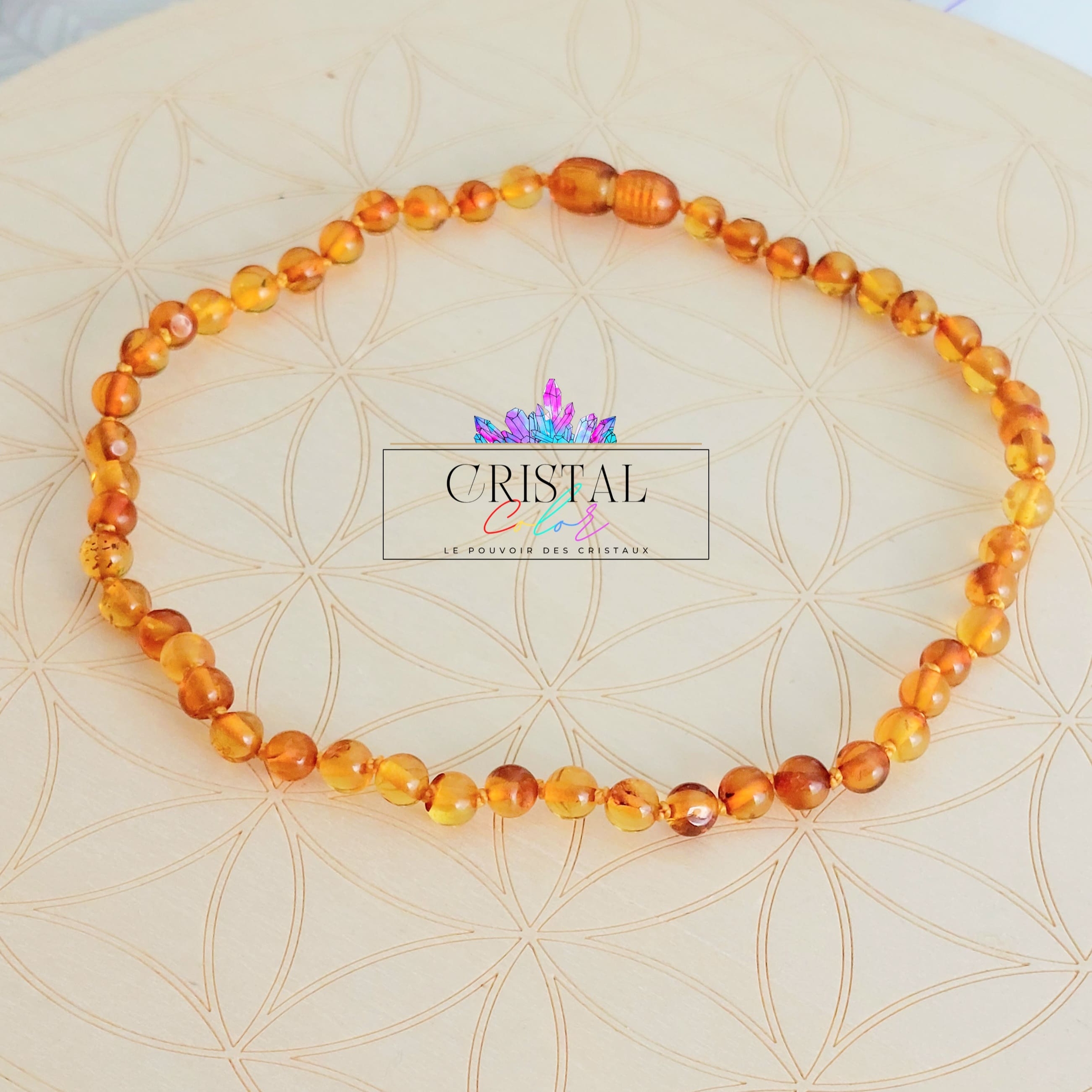 collier-bébé-enfant-ambre-ambre-cognac-pierre-naturelle-résine-naturelle-guerison-dent-soulagement-douleurs-dentaires-cristal-color-le-pouvoir-des-cristaux