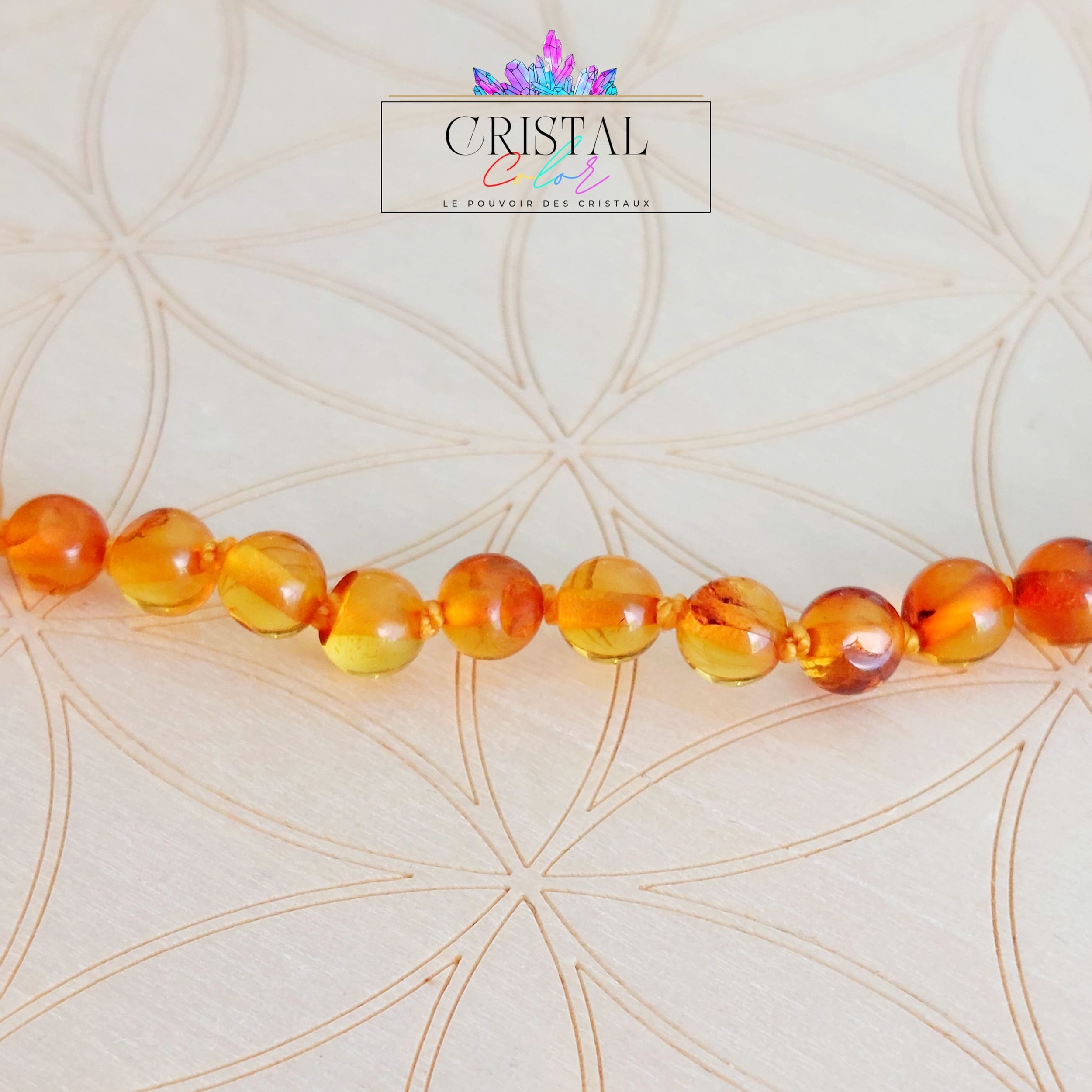 collier-bébé-enfant-ambre-ambre-cognac-pierre-naturelle-résine-naturelle-guerison-dent-soulagement-douleurs-dentaires-cristal-color-le-pouvoir-des-cristaux-zoom