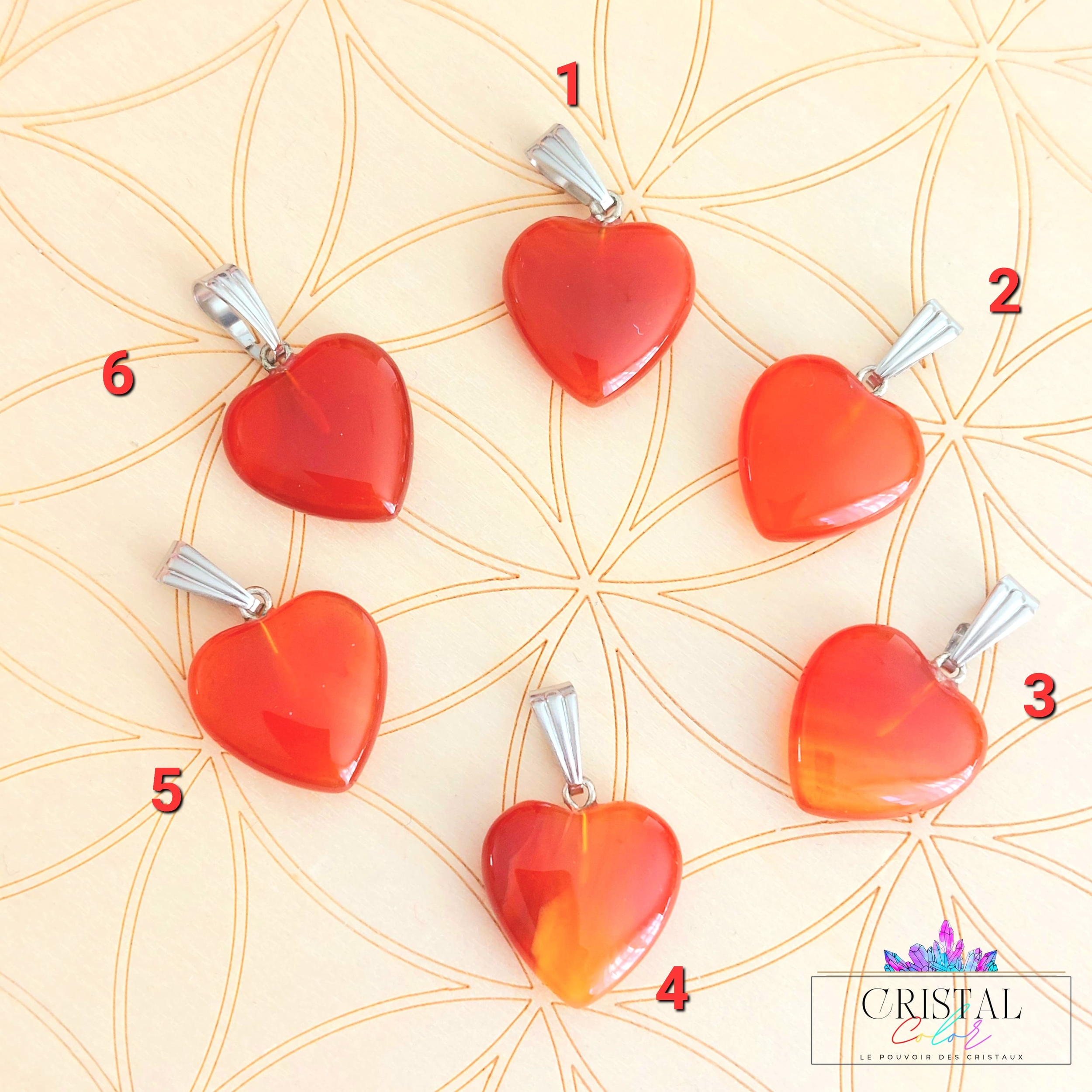 pendentifs-coeurs-cornaline-cristal-color-le-pouvoir-des-cristaux-by-aline-lithotherapie-pierres-naturelles