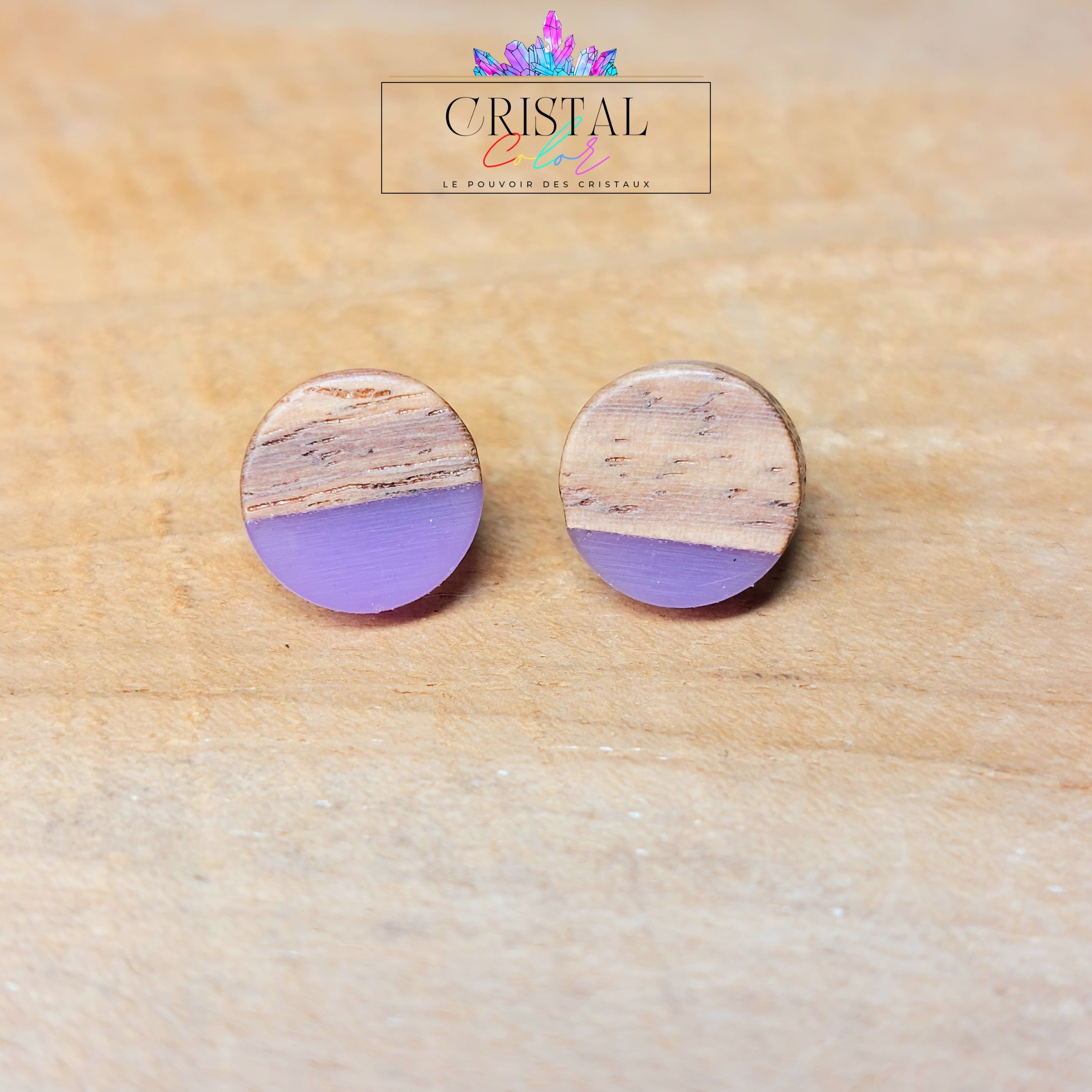 boucles-d-oreilles-puces-bois-résine-cristal-color-le-pouvoir-des-cristaux-by-aline-violet-opaque