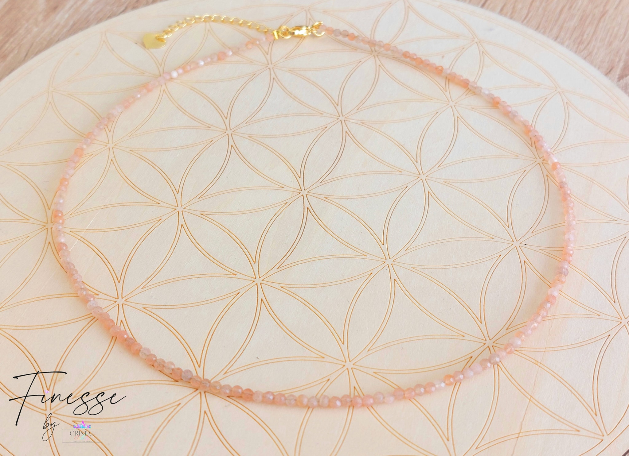 collier-ras-du-cou-perles-pierres-naturelles-pierre-de-soleil-cristal-color