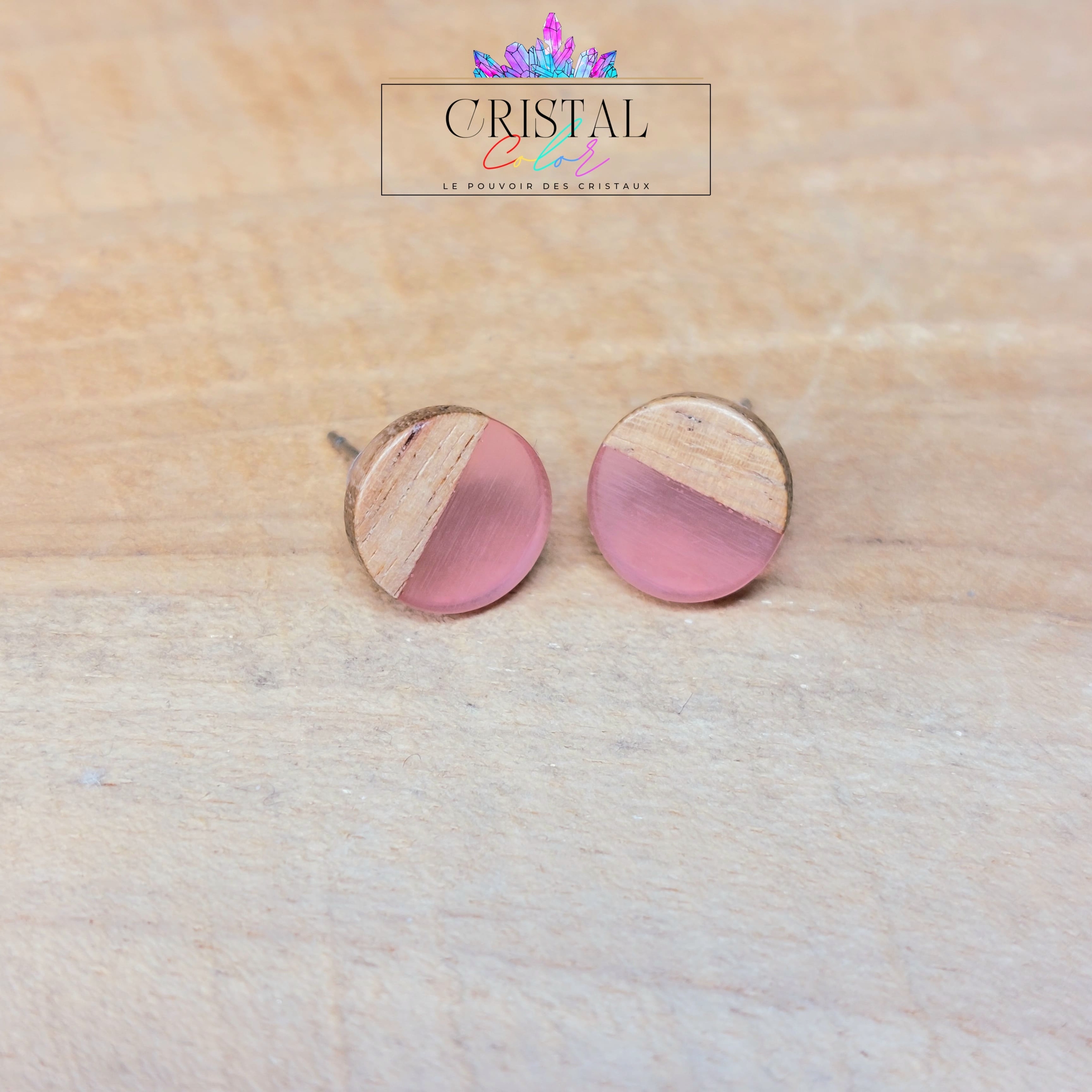 boucles-d-oreilles-puces-bois-résine-cristal-color-le-pouvoir-des-cristaux-by-aline-rose-translucide