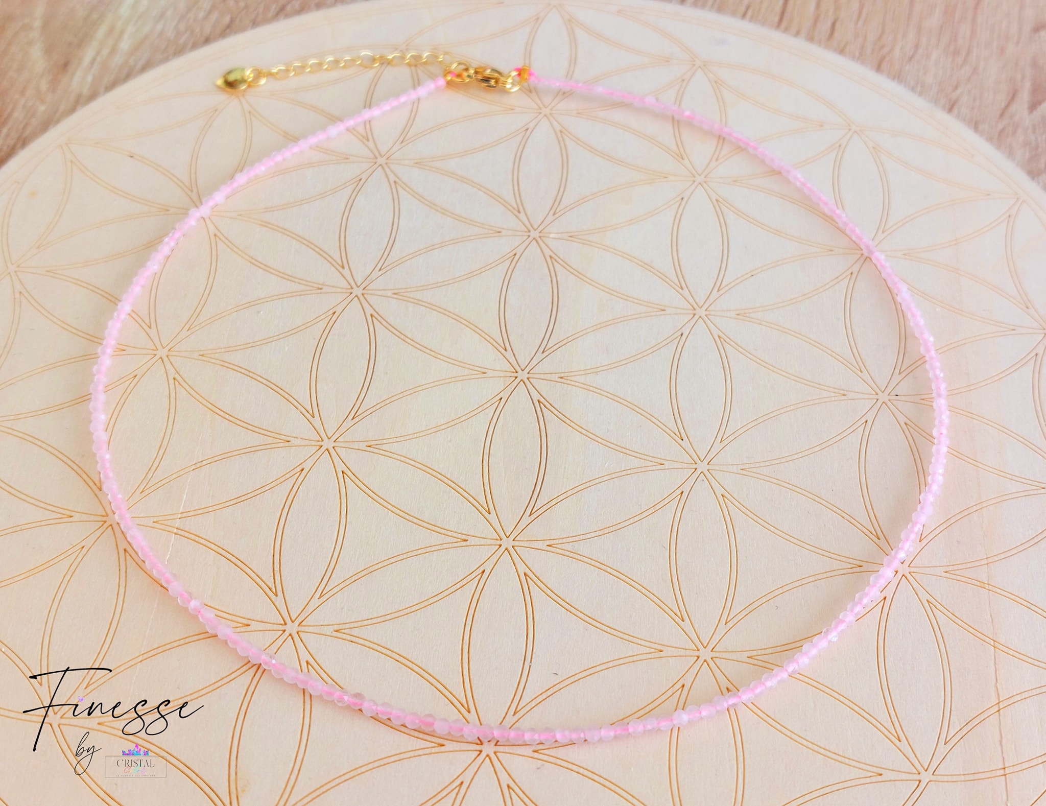 collier-ras-du-cou-perles-pierres-naturelles-quartz-rose-cristal-color