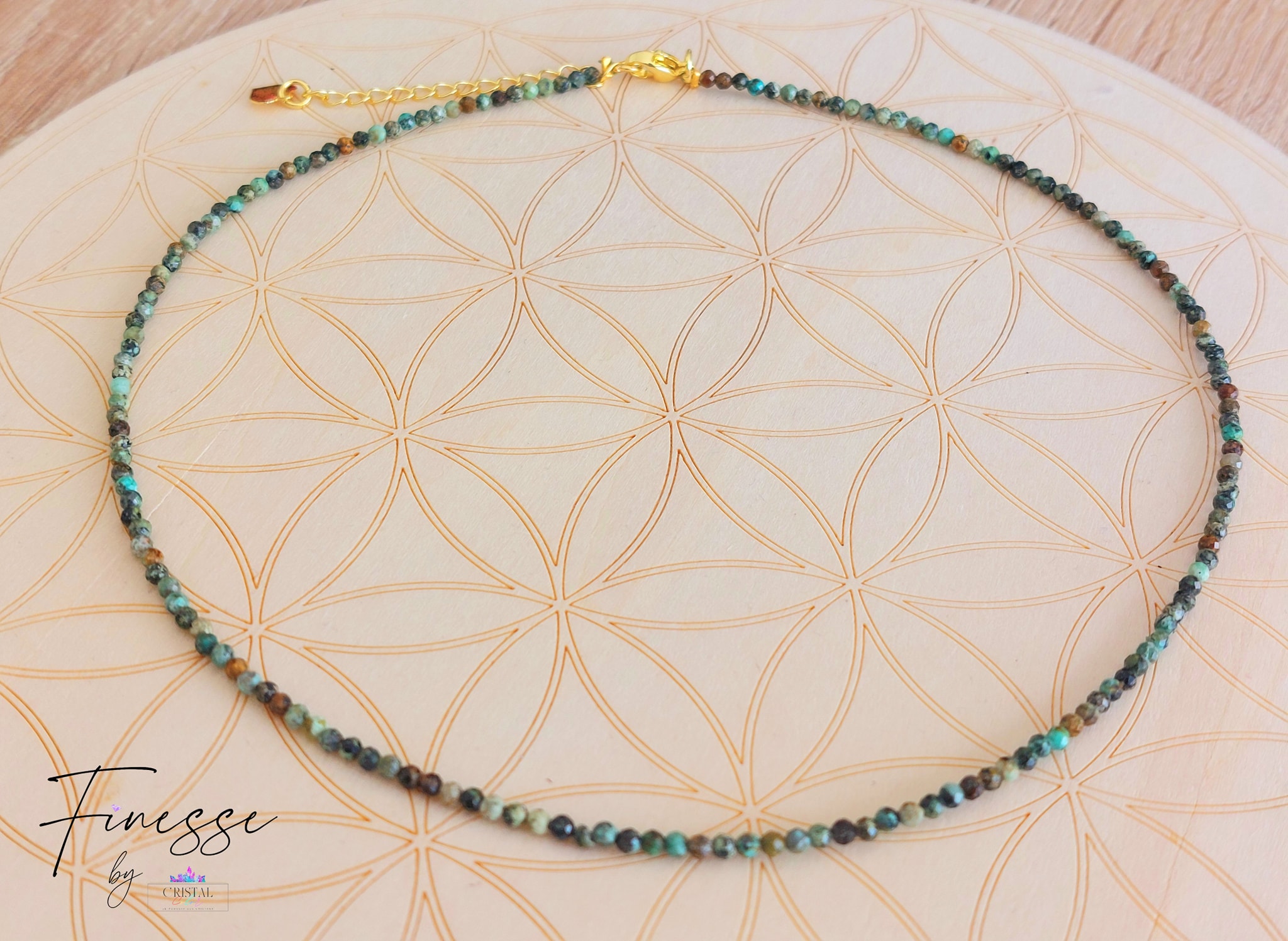 collier-ras-du-cou-perles-pierres-naturelles-turquoise-africaine-cristal-color