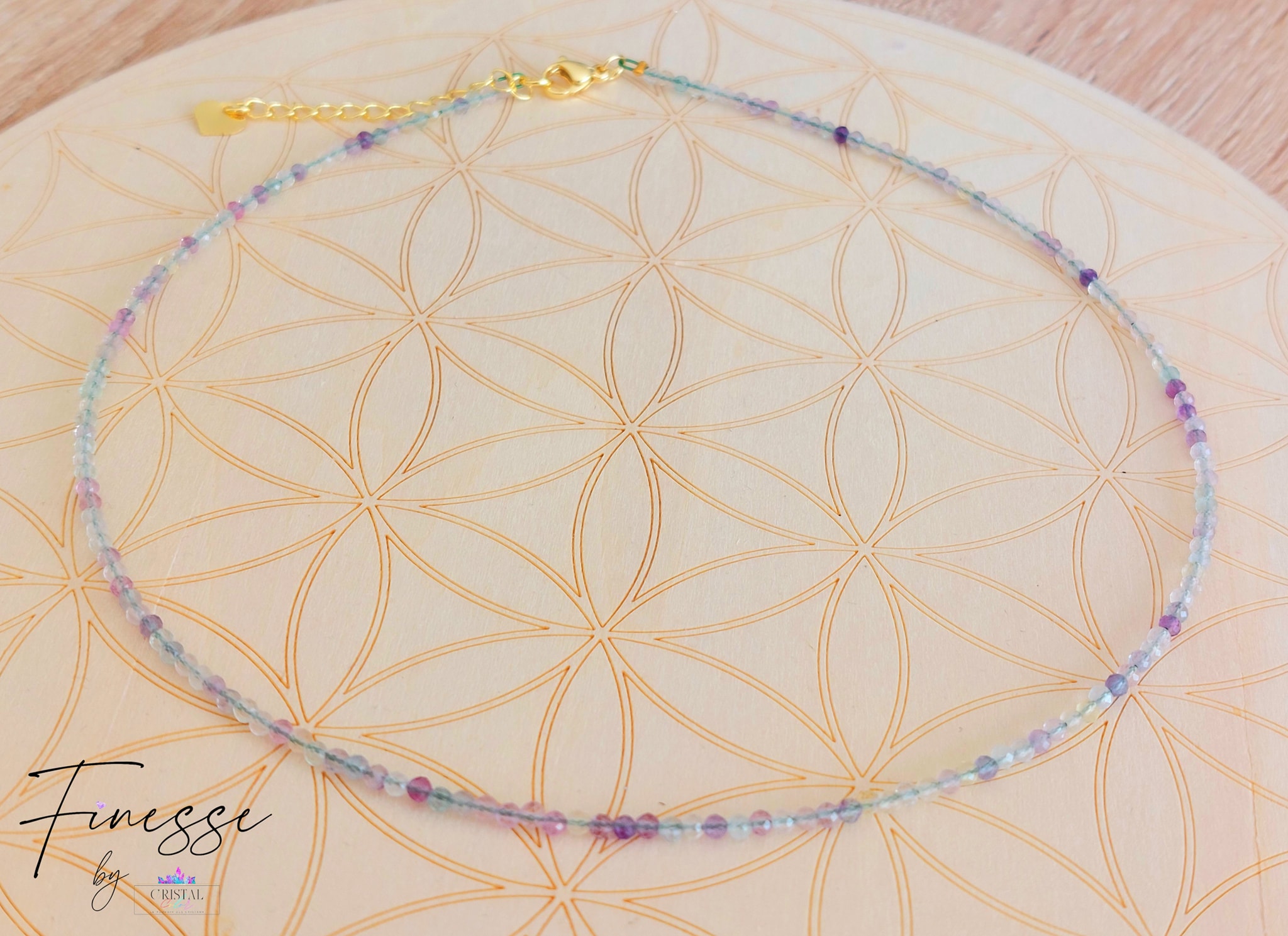 collier-ras-du-cou-perles-pierres-naturelles-fluorite-cristal-color