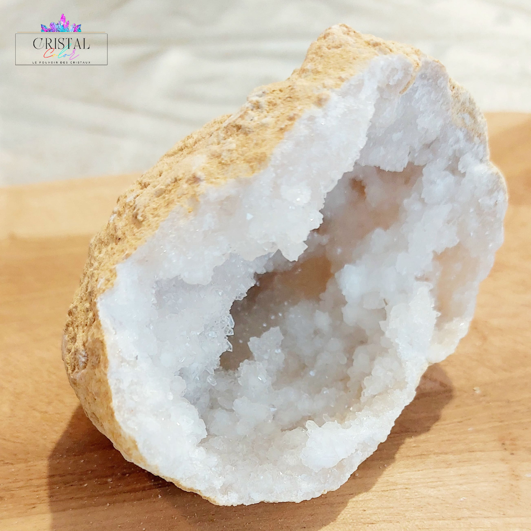 geode-2-cristal-de-roche-quartz-blanc-lithotherapie-pierre-naturelle-cristal-color-le-pouvoir-des-cristaux-by-aline-carré-2