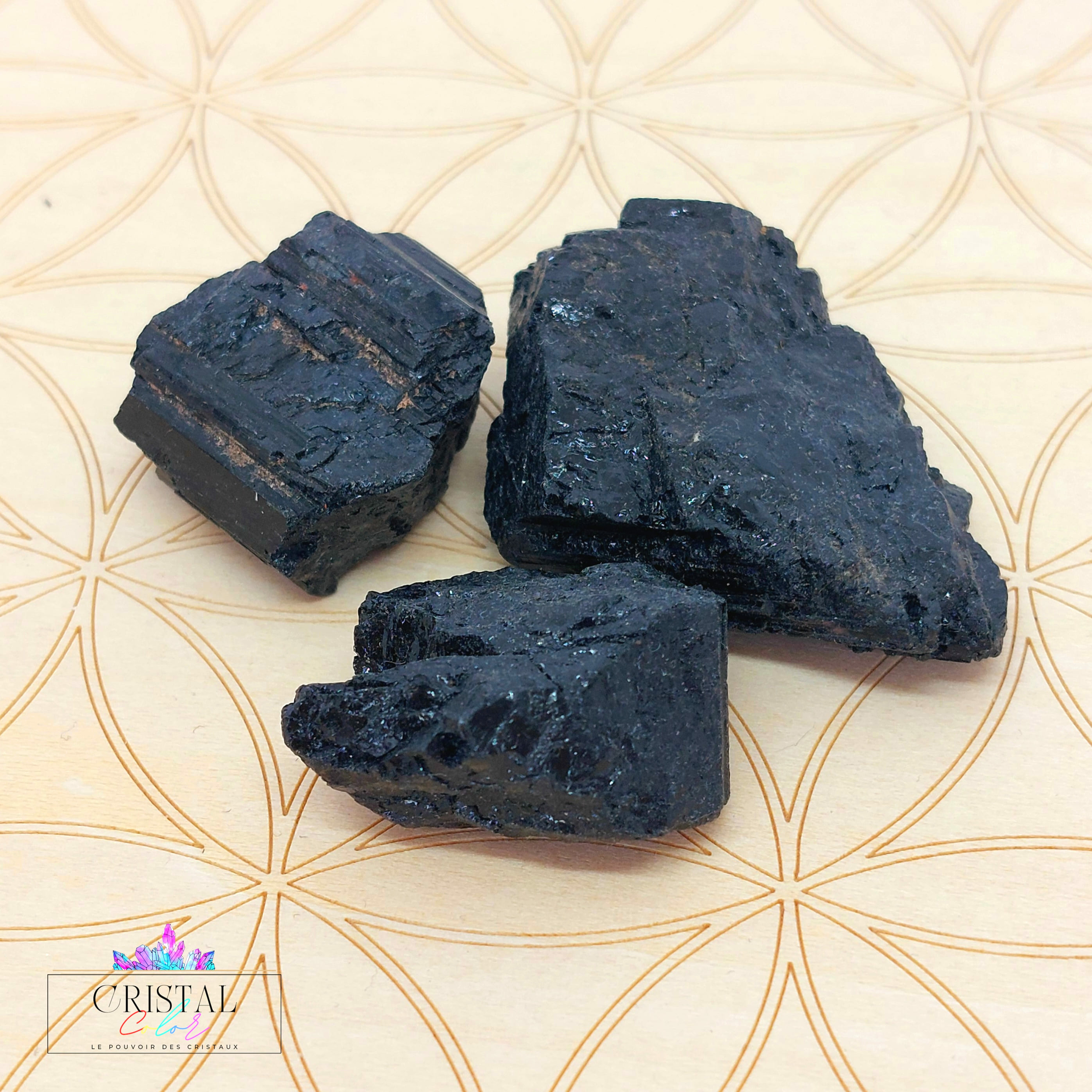 tourmaline-noire-brute-pierre-roulee-pierre-naturelle-2cm-cristal-color-le-pouvoir-des-cristaux-by-aline-lithotherapie