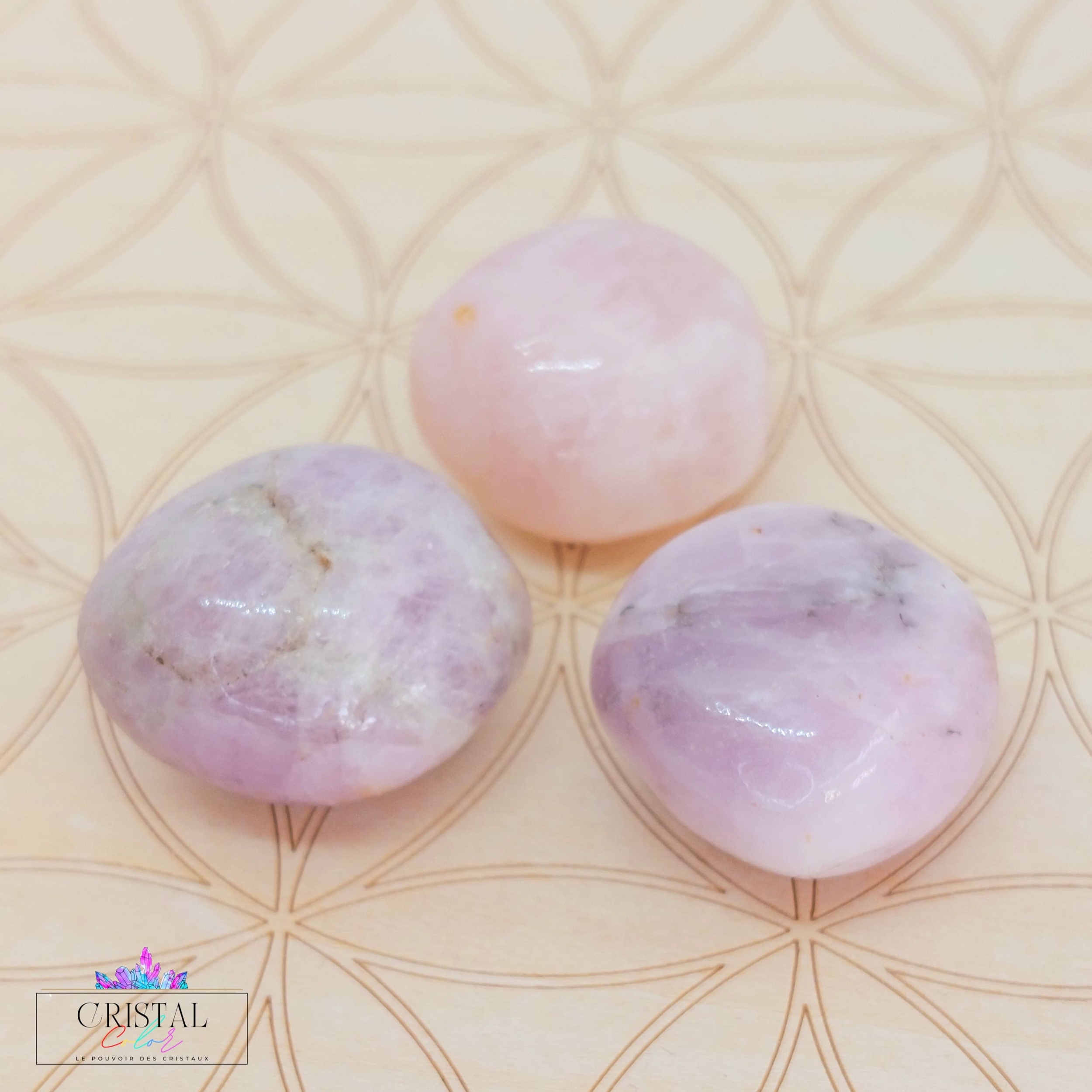 kunzite-pierre-roulee-pierre-naturelle-2cm-cristal-color-le-pouvoir-des-cristaux-by-aline-lithotherapie