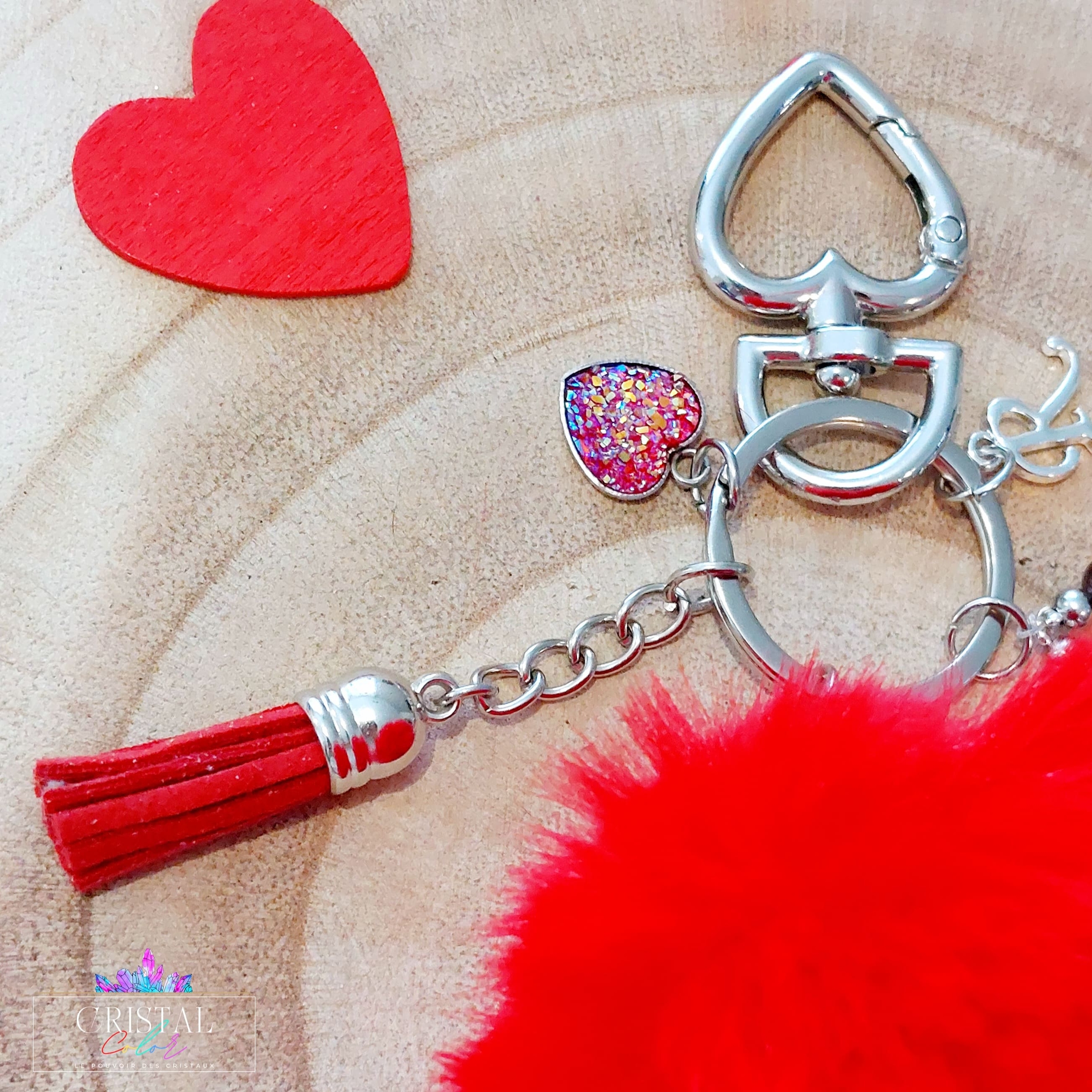 porte-cles-fourrure-pompon-rouge-grenat-jaspe-rouge-cristal-de-verre-pierres-naturelles-st-valentin-cristal-color-le-pouvoir-des-cristaux-coeur-amour-3