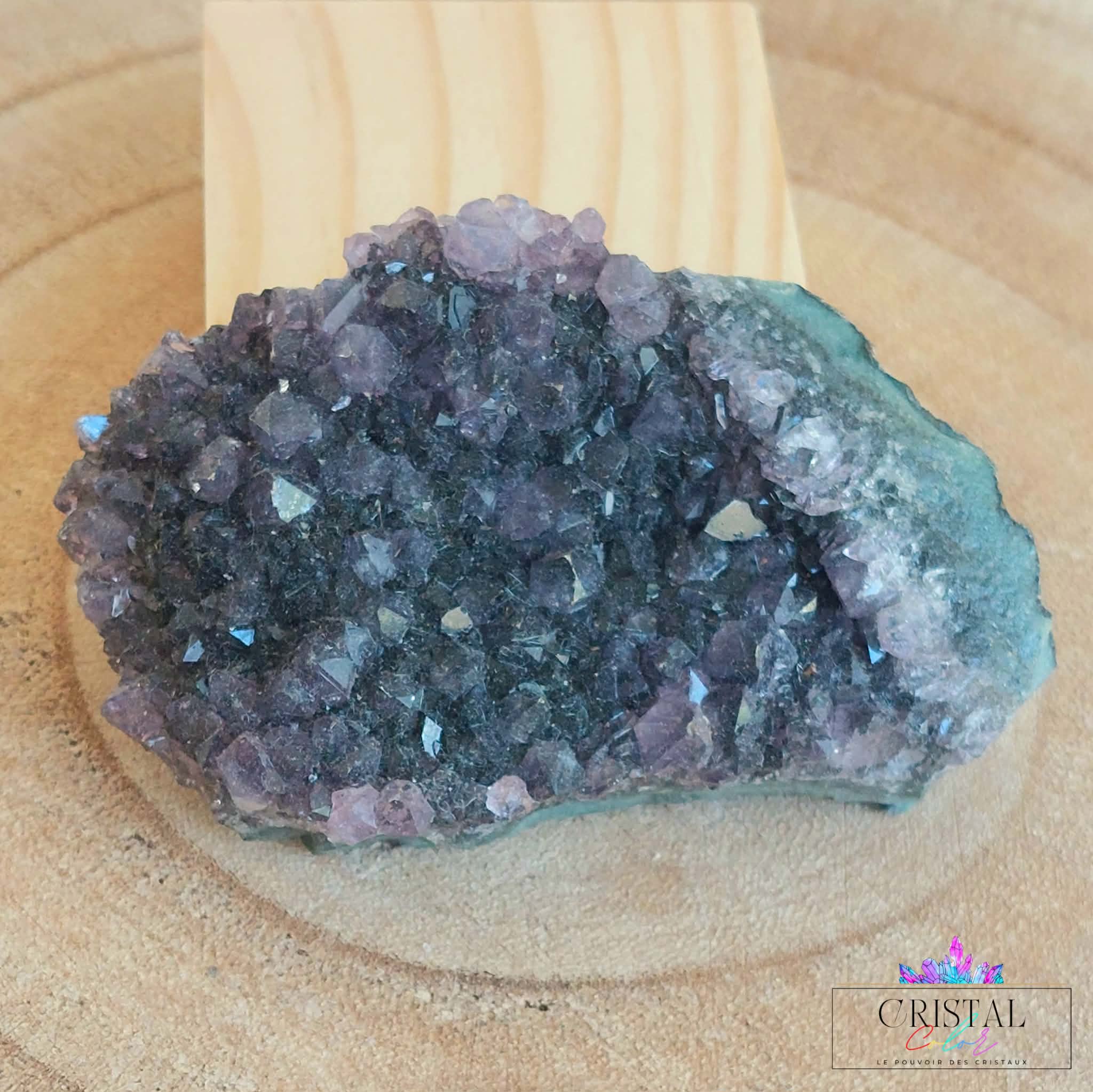 druse-amethyste-3-cristal-color-le-pouvoir-des-cristaux-pierres-naturelles