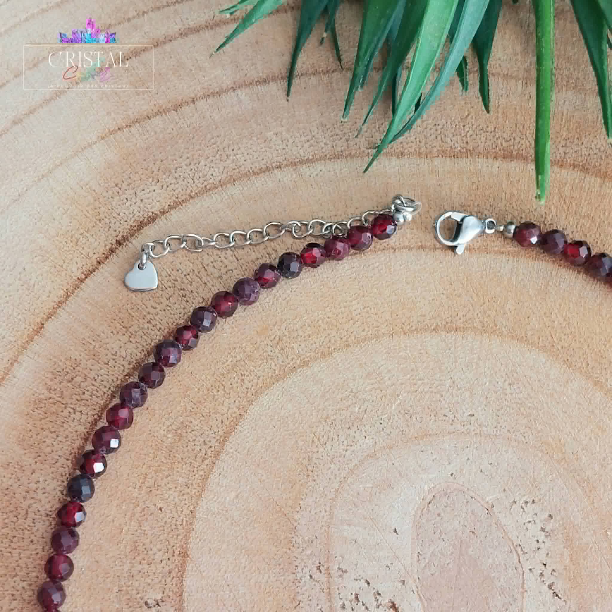 collier-ras-du-cou-facetté-pierres-naturelles-cristal-color-grenat-4
