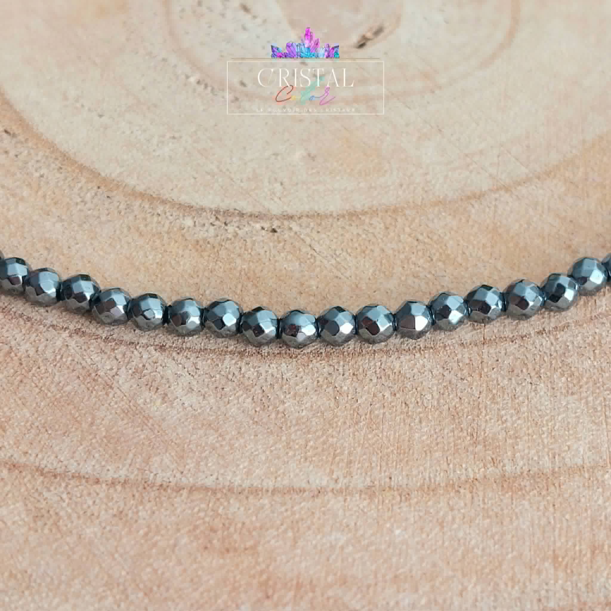 collier-ras-du-cou-facetté-pierres-naturelles-cristal-color-hematite