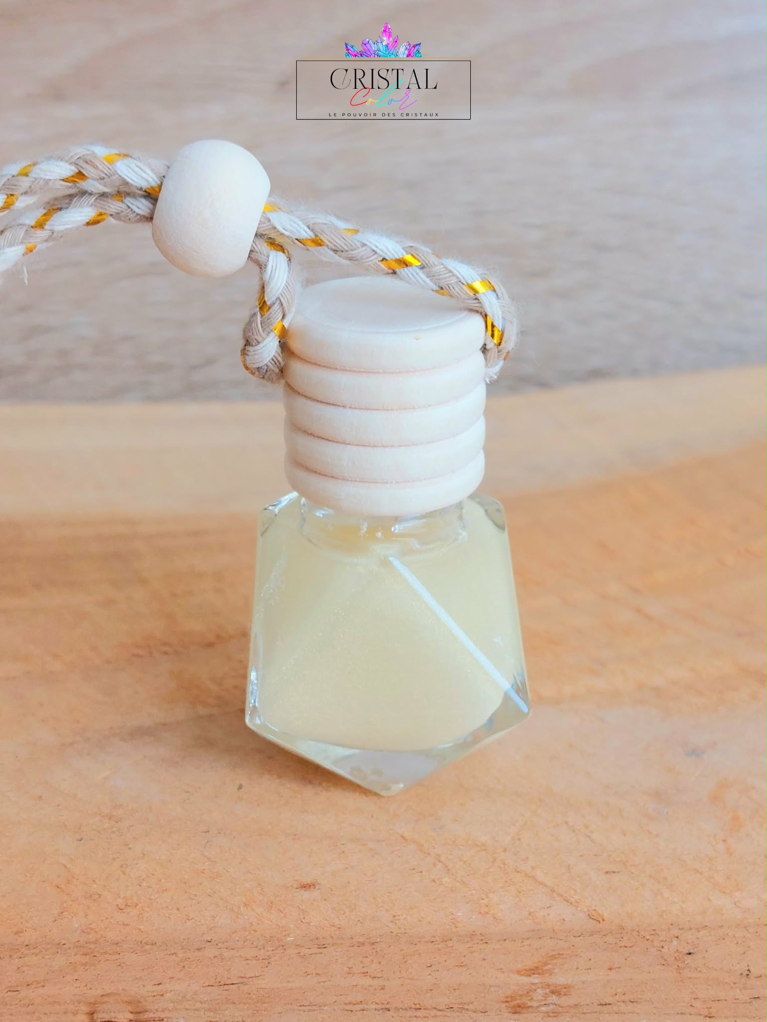 suspension-parfumée-voiture-cristal-color-pierres-naturelles-parfum-de-grasse-monoi-cristal-de-roche