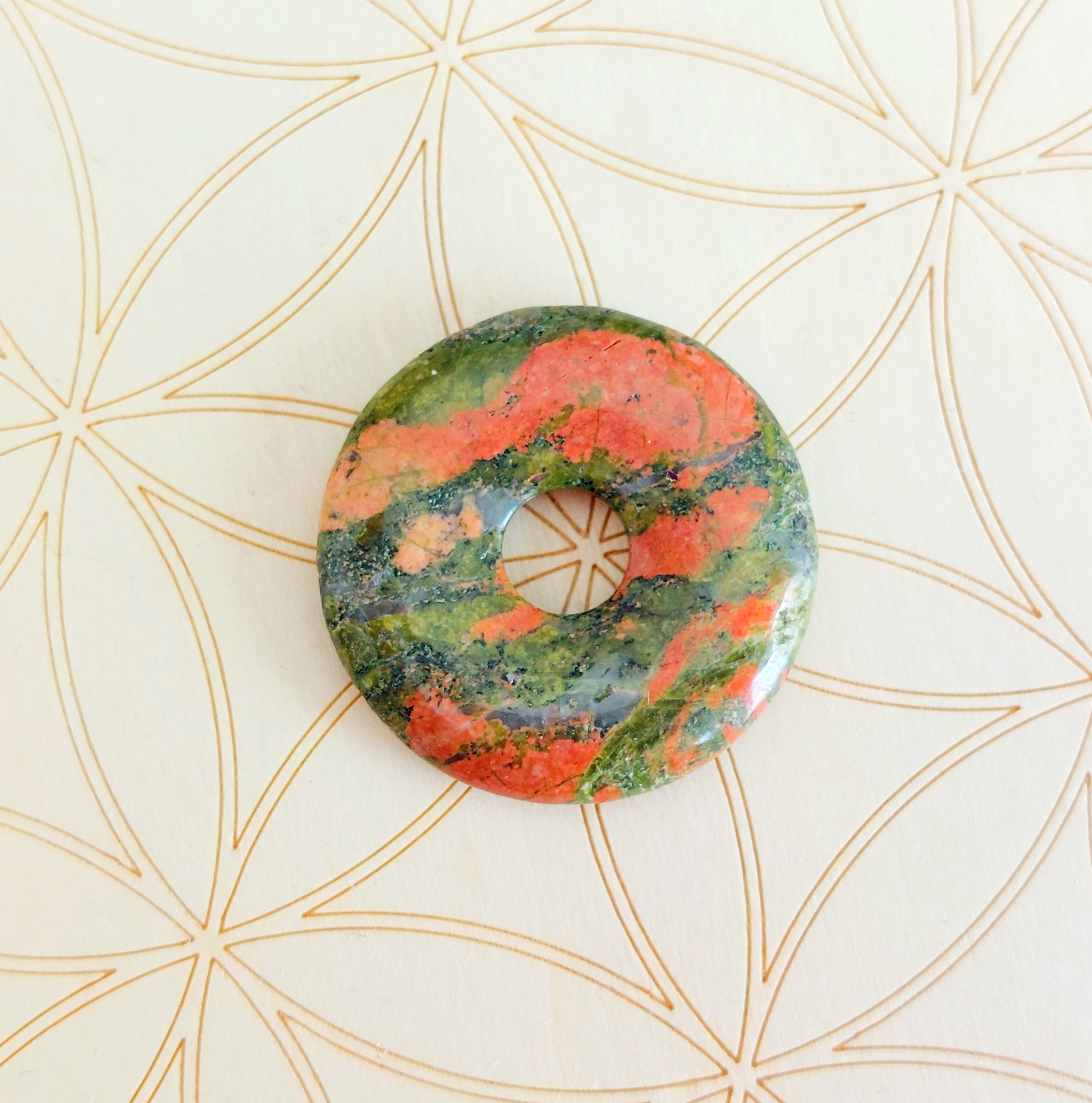 pendentif-donut-disque-p-cercle-pierre-naturelle-unakite