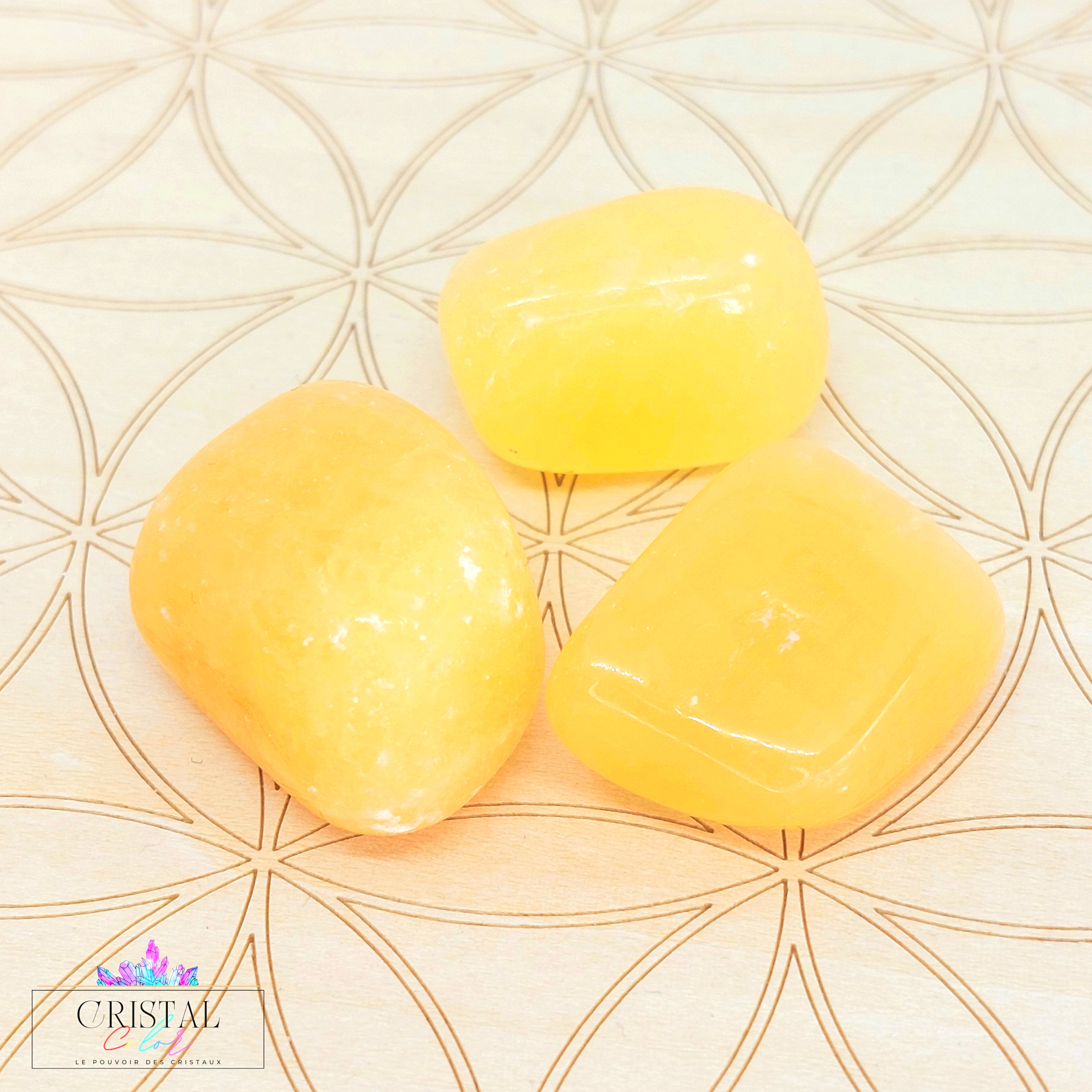 calcite-orange-pierre-roulee-pierre-naturelle-2cm-cristal-color-le-pouvoir-des-cristaux-by-aline-lithotherapie