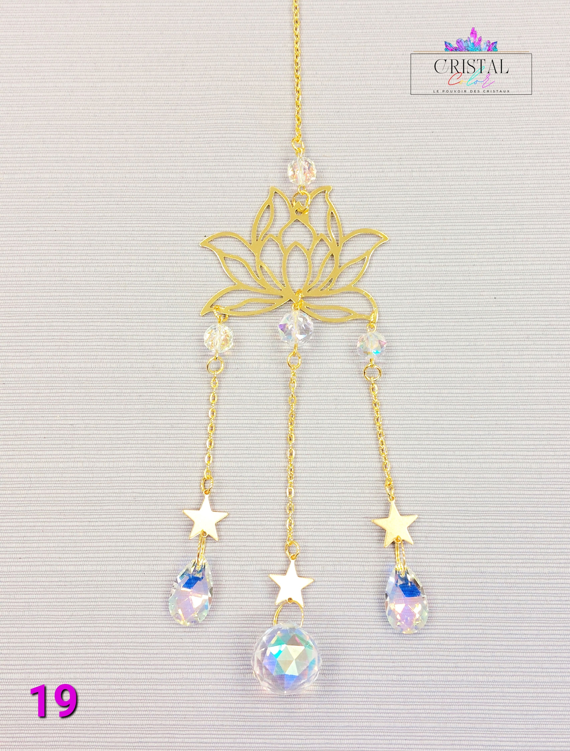 attrape-soleil-cristal-doré-lotus-triples-chaines-triples-etoile-triple-cristaux-cristal-color-le-pouvoir-des-cristaux-by-aline-energie