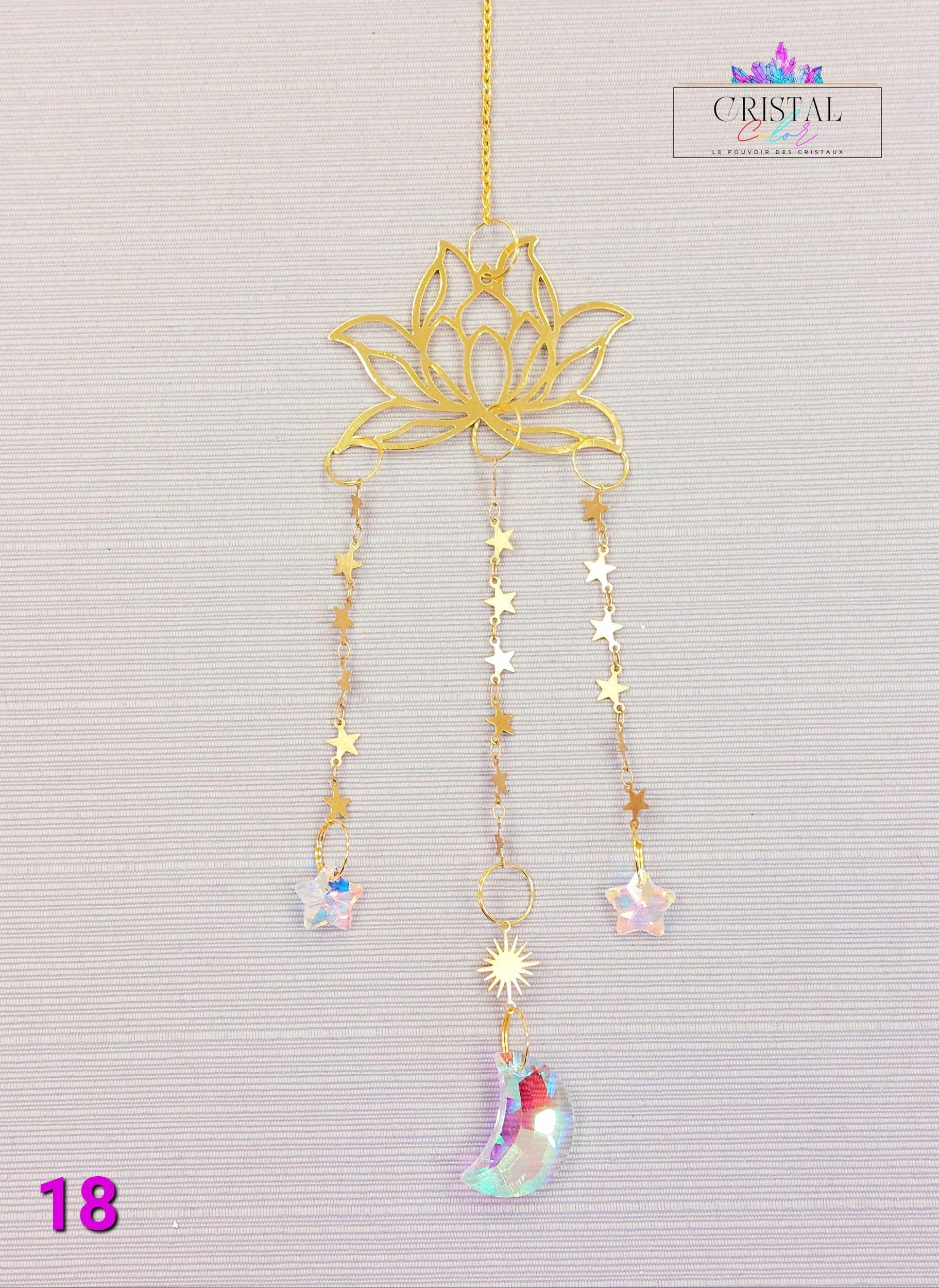 attrape-soleil-cristal-doré-lotus-triple-chaines-etoiles-lune-cristaux-by-aline-energie