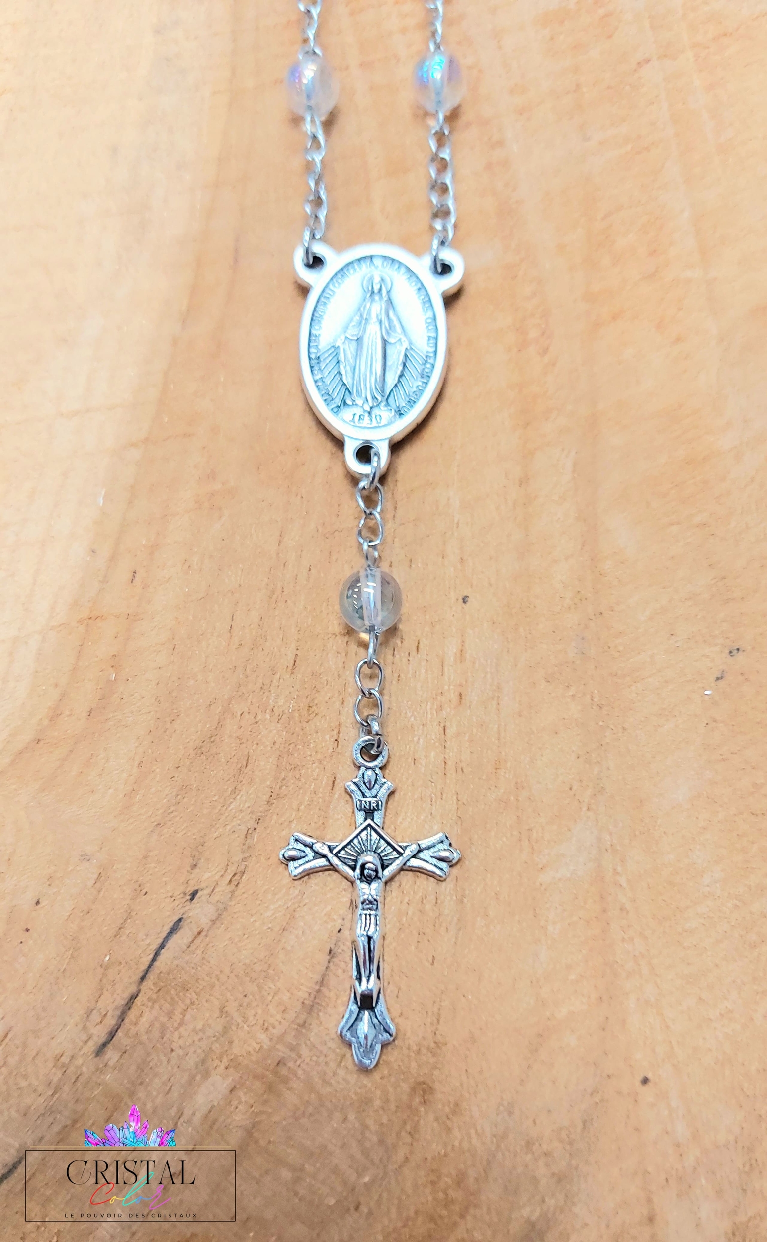 chapelet-dizainier-vierge-marie-croix-jesus-creation-artisanale-cristalcolor-cristal-color-le-pouvoir-des-cristaux-by-aline-lithothérapie-cristal-de-roche-irisé-3