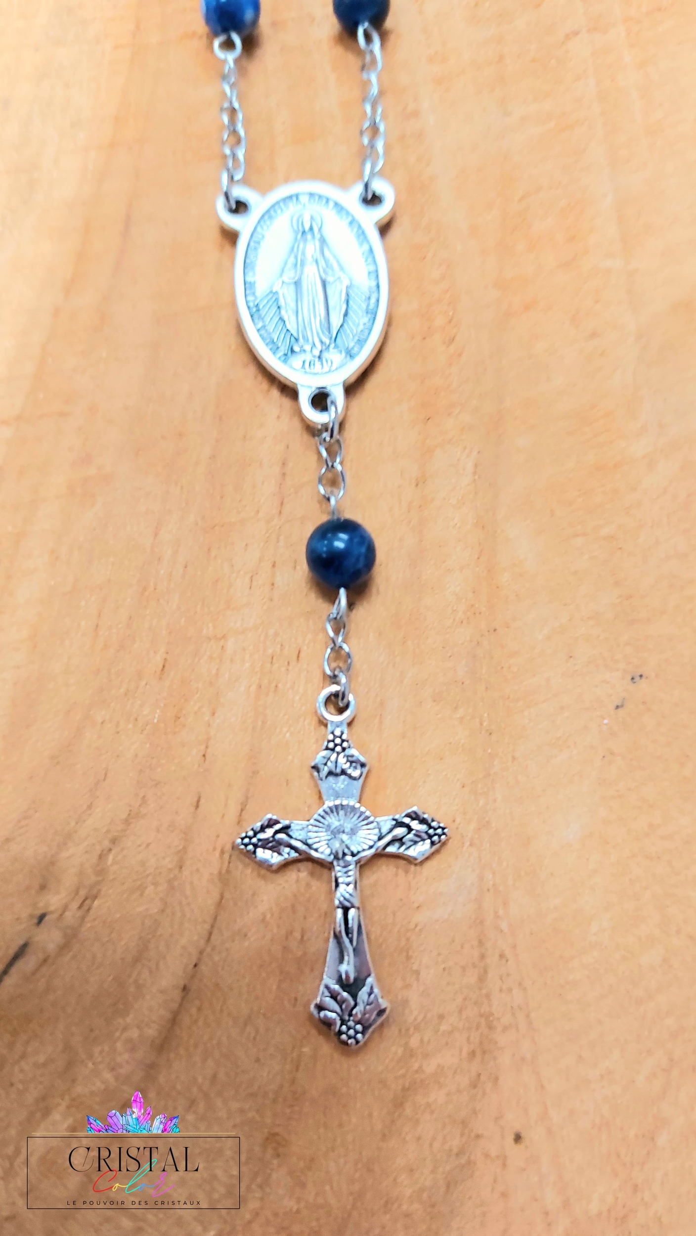 chapelet-dizainier-vierge-marie-croix-jesus-creation-artisanale-cristalcolor-cristal-color-le-pouvoir-des-cristaux-by-aline-lithothérapie-sodalite-3