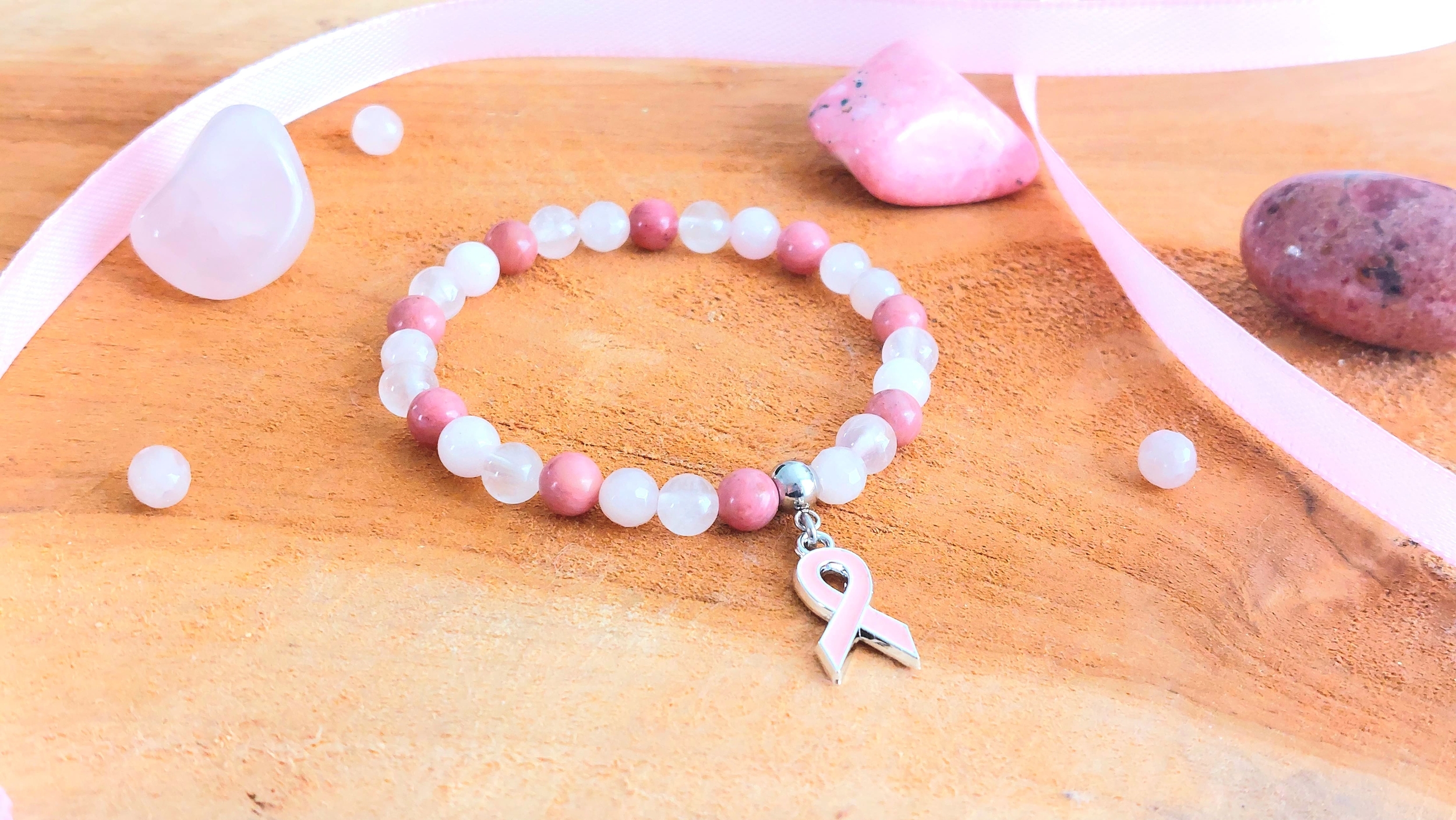 octobre-rose-bougie-bracelet-pierres-naturelles-rhodonite-quartz-morganite-quartz-rose-lithotherapie-cristal-color-le-pouvoir-des-cristaux-lutte-contre-le-cancer-2