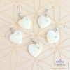 pendentifs-coeurs-nacre-cristal-color-le-pouvoir-des-cristaux-by-aline-lithotherapie-pierres-naturelles