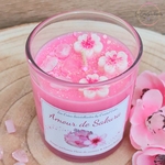 bougie-artisanale-fleur-de-cerisier-cire-vegetale-coco-soja-quartz-rose-parfum-de-grasse-les-creas-scintillantes-by-cristal-color-2