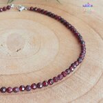 collier-ras-du-cou-facetté-pierres-naturelles-cristal-color-grenat