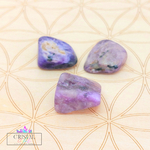 charoite-pierre-roulee-pierre-naturelle-2cm-cristal-color-le-pouvoir-des-cristaux-by-aline-lithotherapie