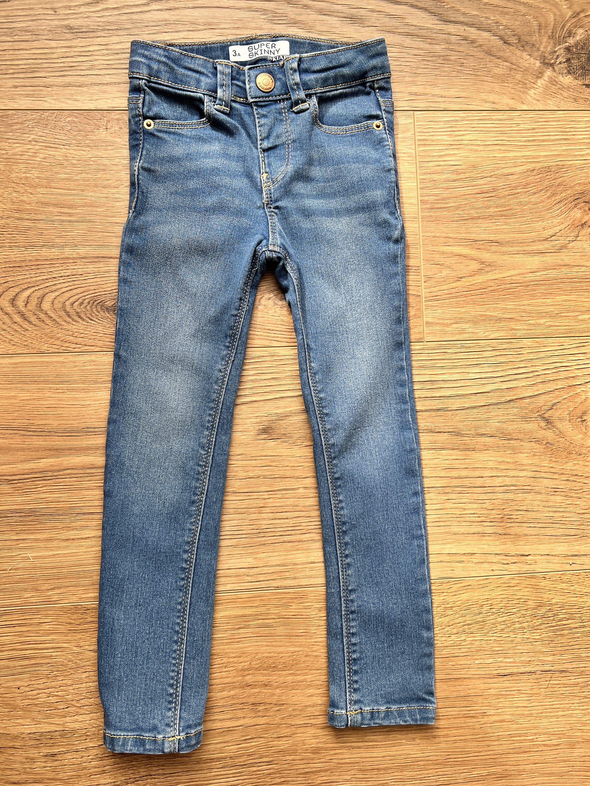 Pantalon jean super skinny bleu bébé fille - Kiabi - 3 ans