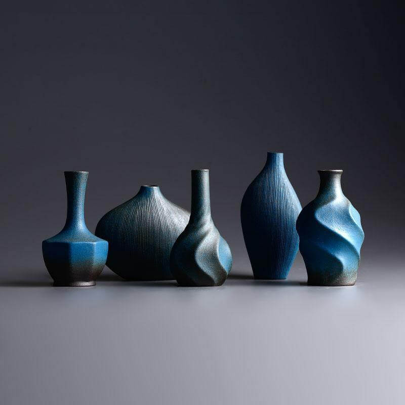 Top view of traditional vase neck and opening