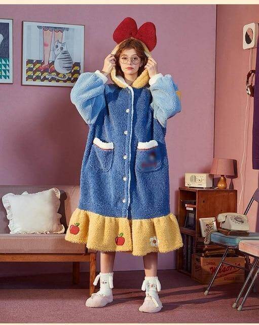 Hand-in-pocket casual styling of robe