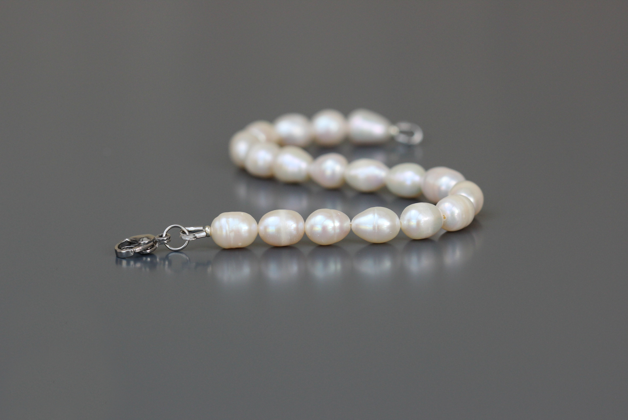 Bracelet Pricila en perles deau douce blanches de 7x6 mm