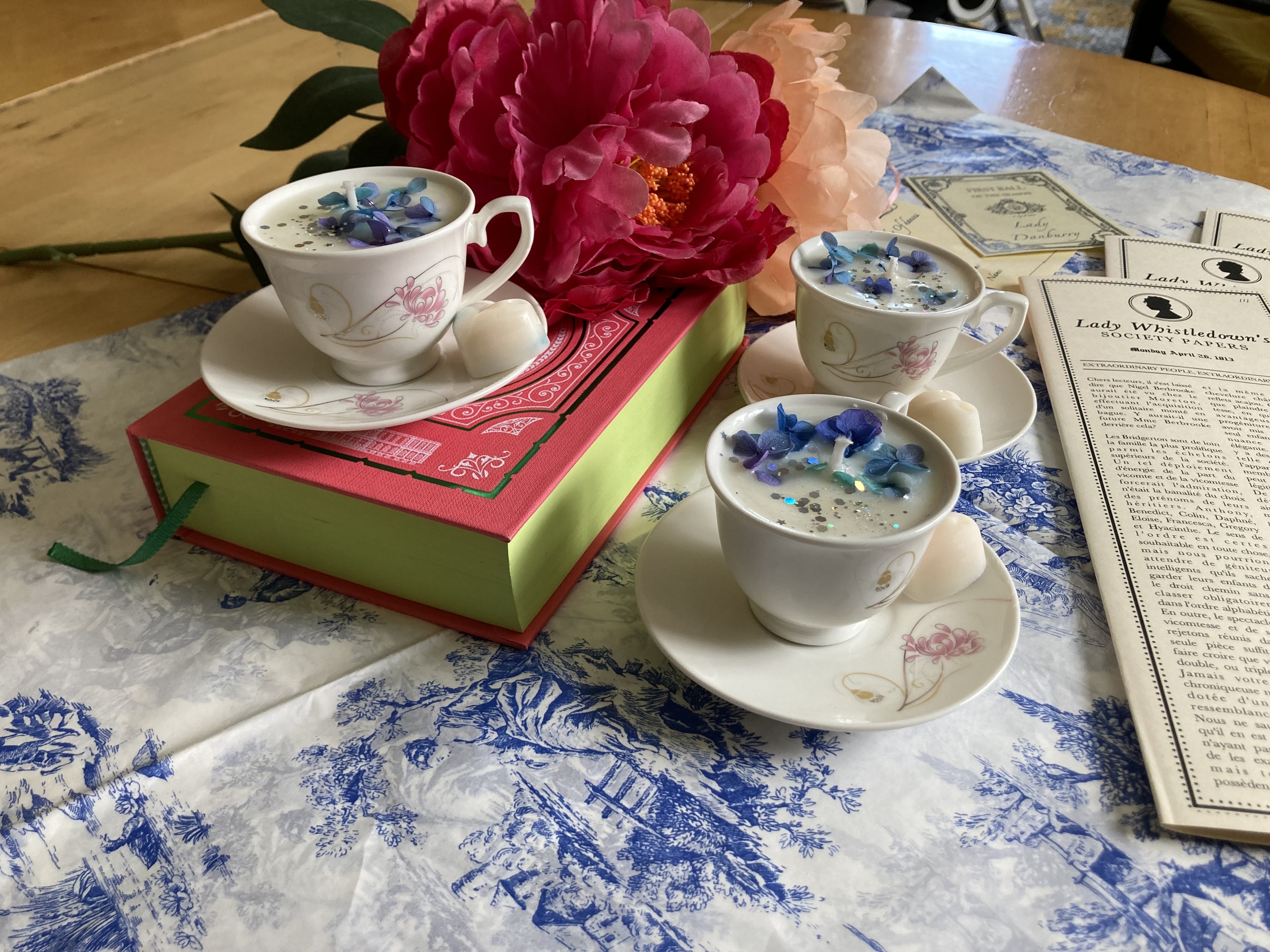 bougies tasses Bridgerton