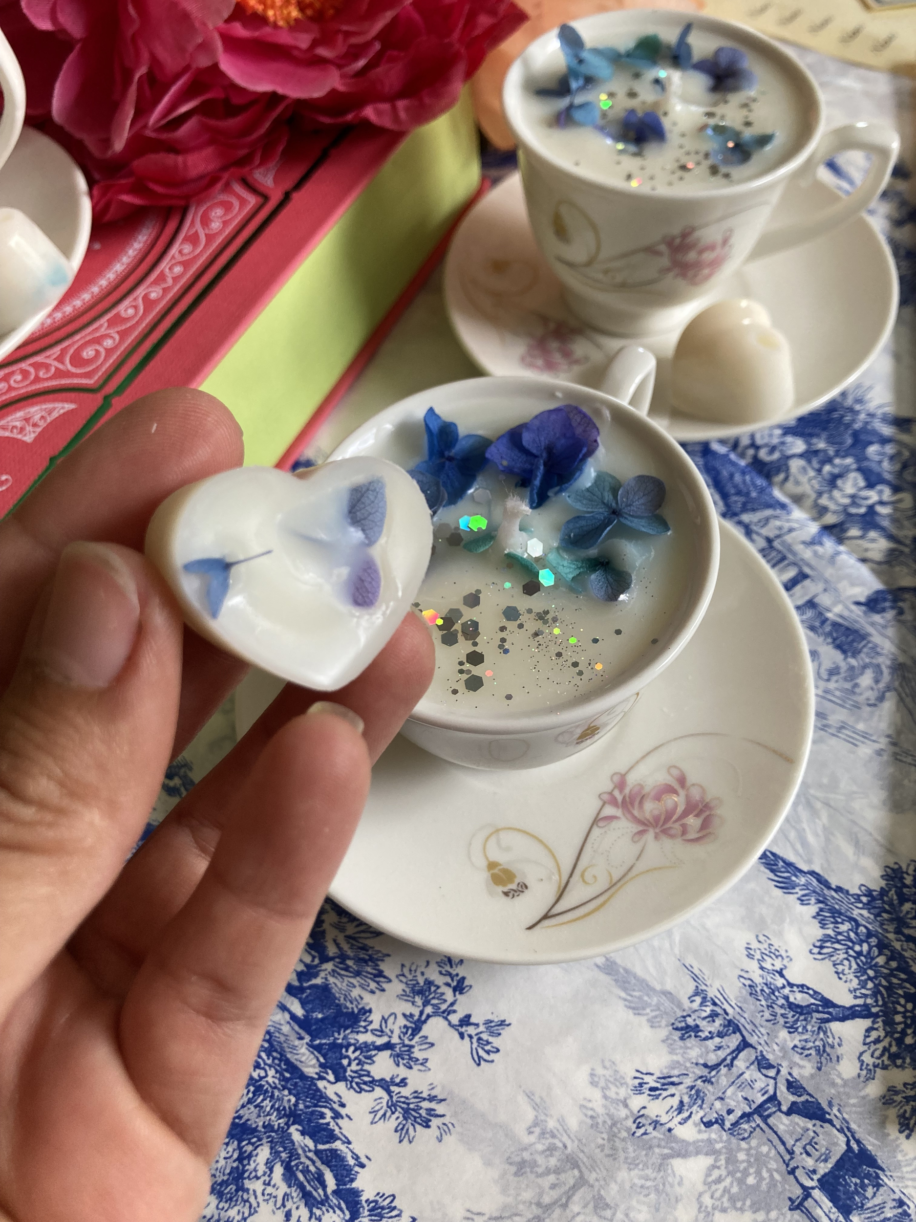 tasse et soucoupe porcelaine bridgerton