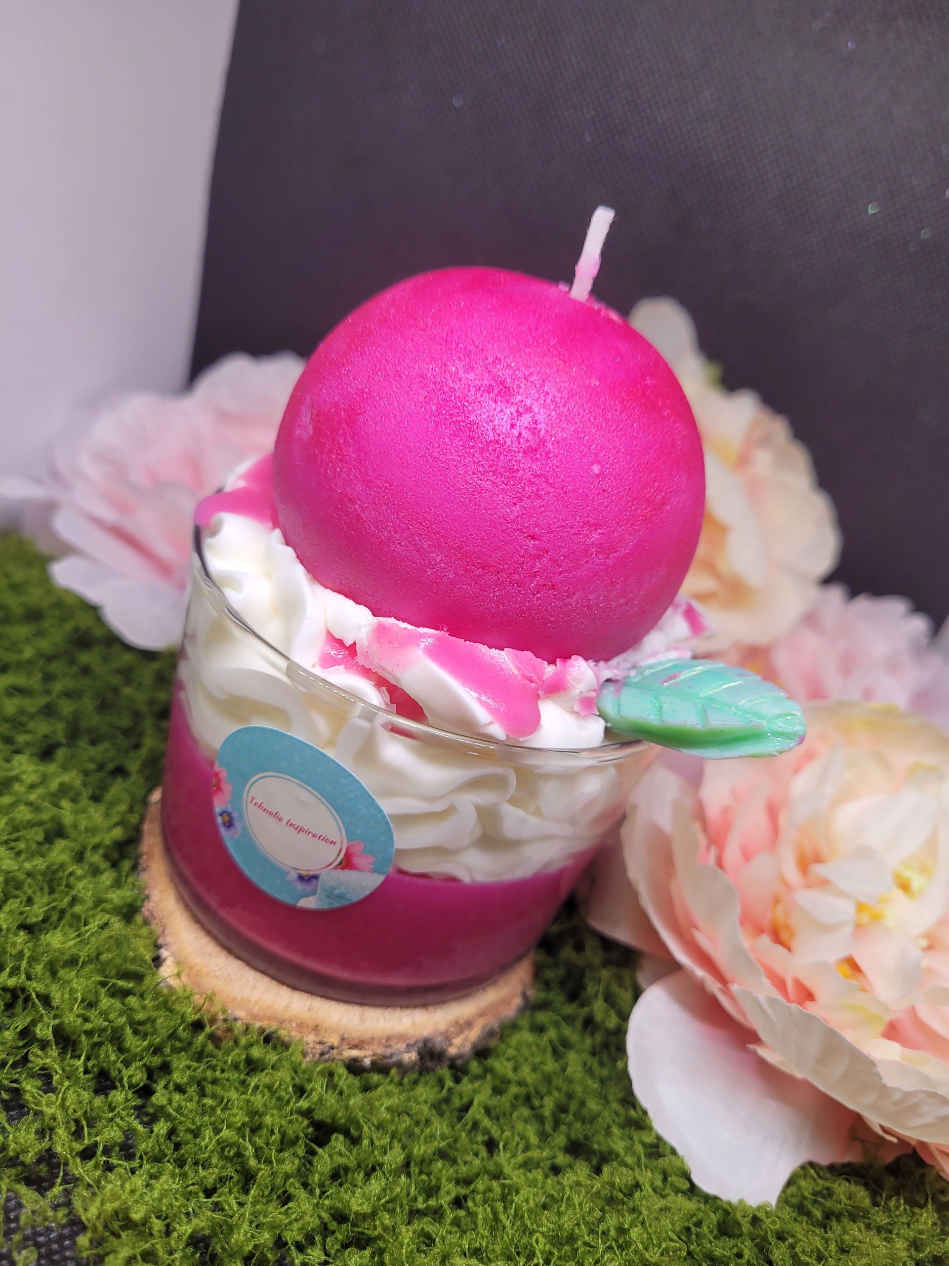 Bougie-gourmande-chantilly-et-cerise