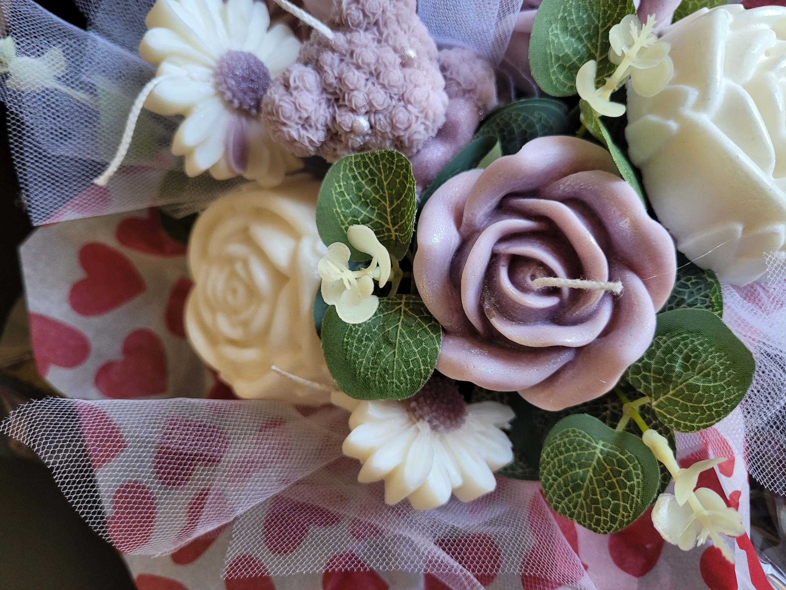 bougies pivoines et roses en bouquet