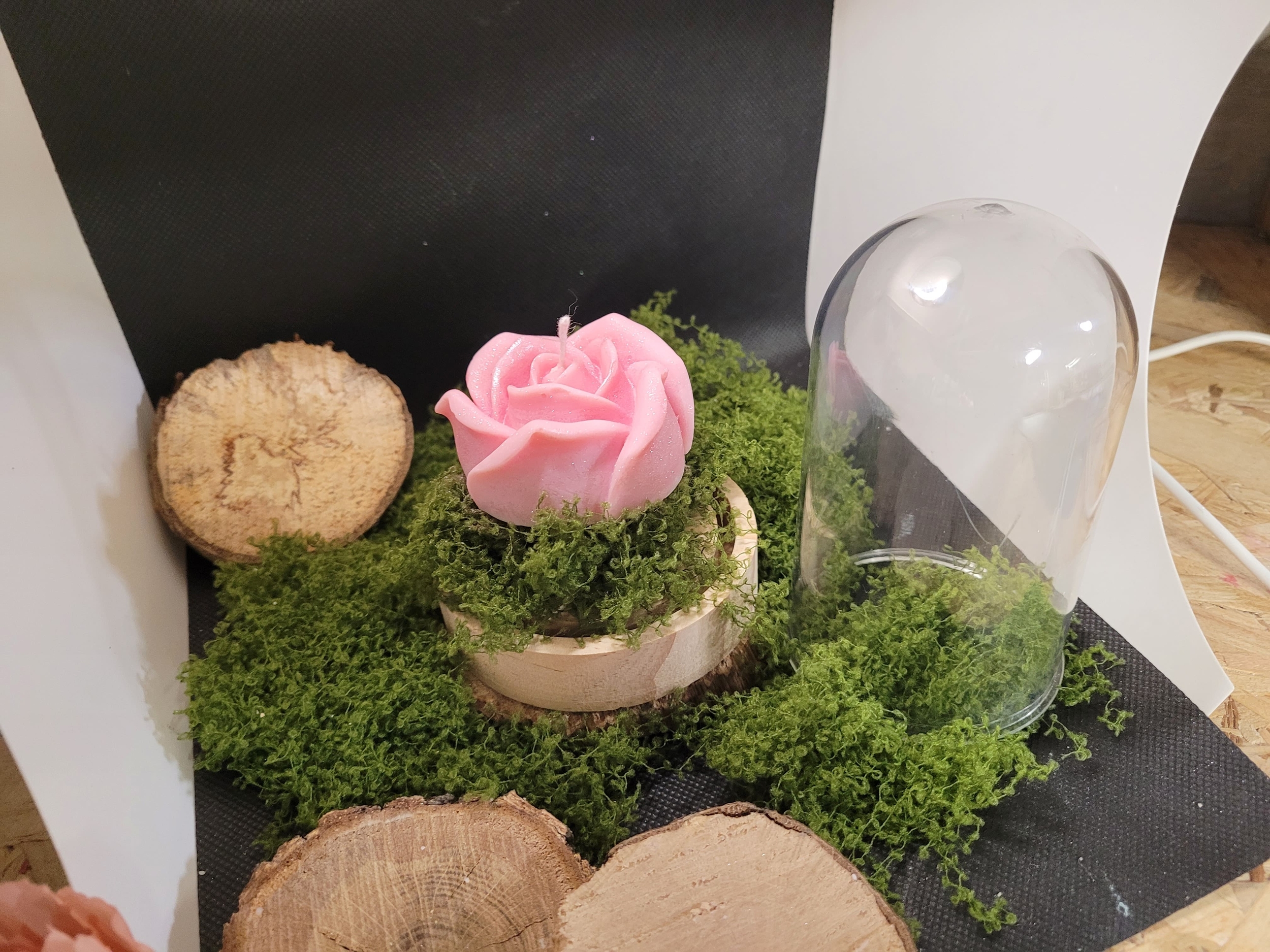 Bougie rose sous cloche de verre pour maman