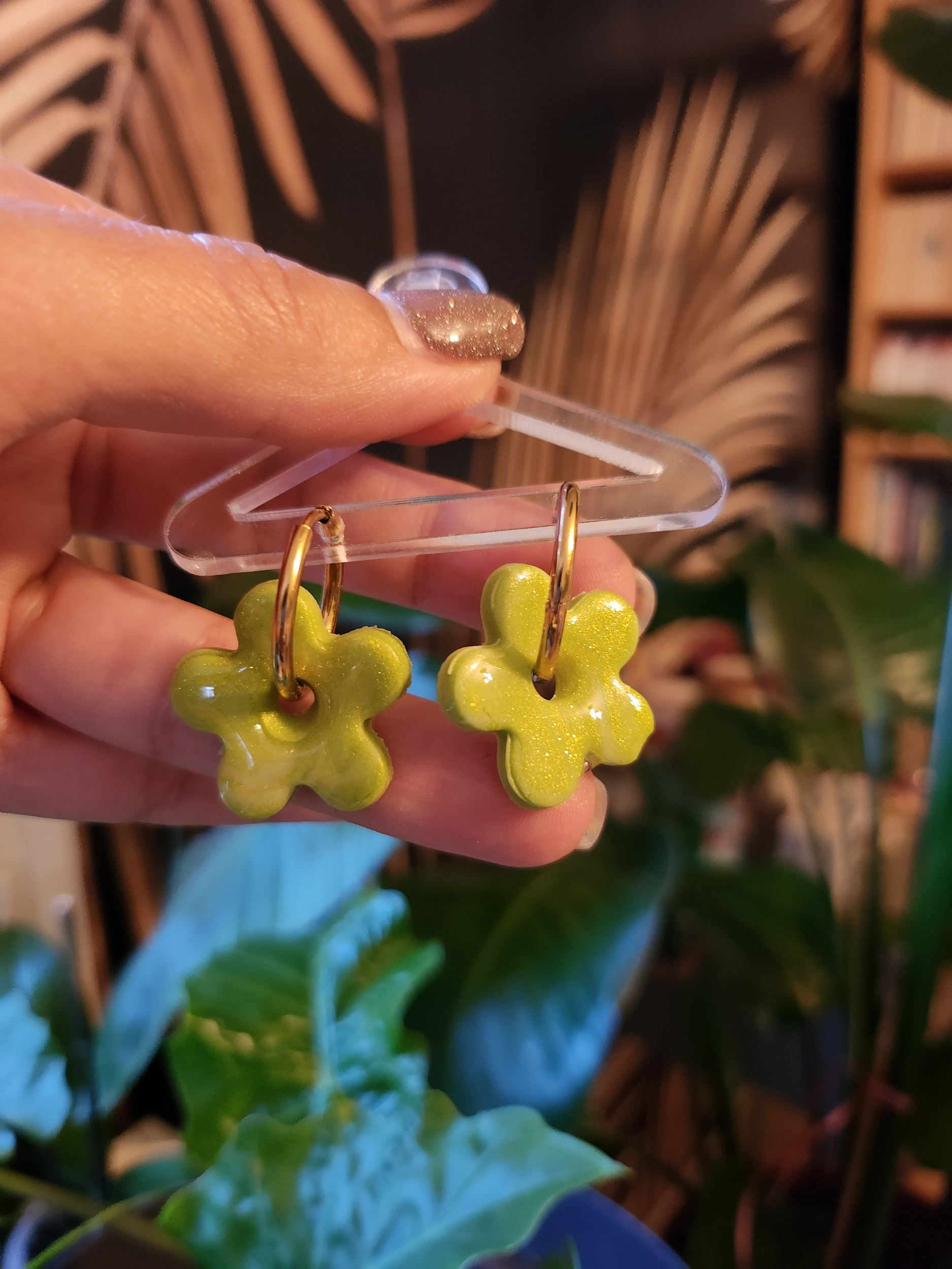 FLORA CHARMS COULEUR PISTACHE