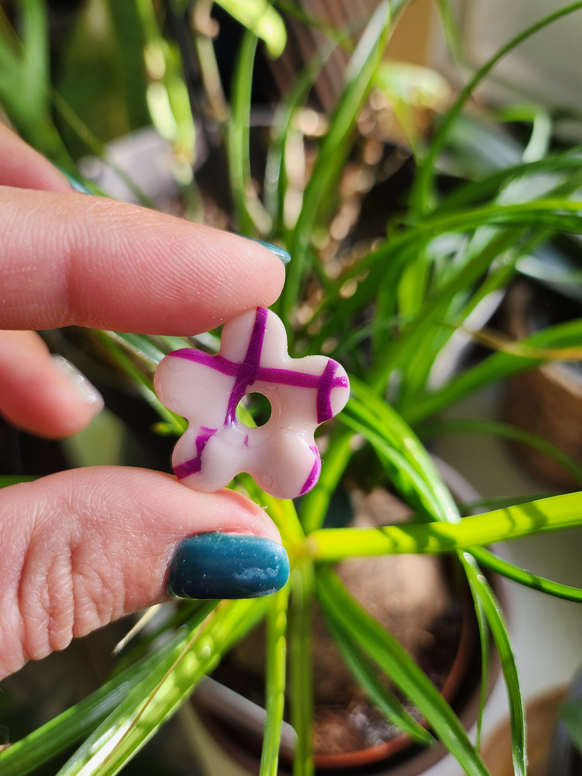 Flora charms XL quadrillé banc et fuchsia