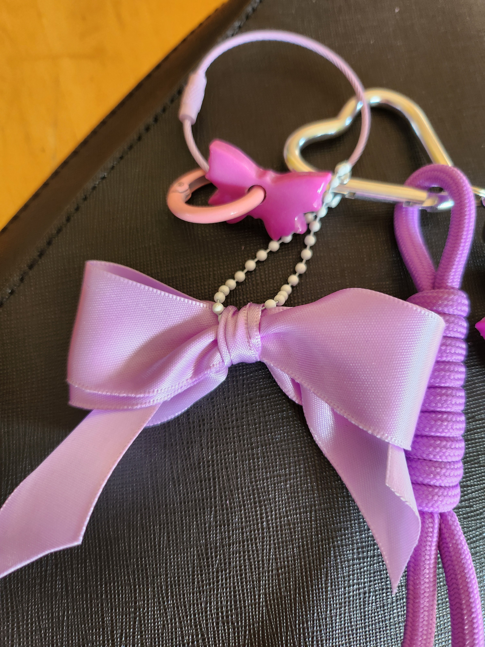 Bijoux de sac avec noeud