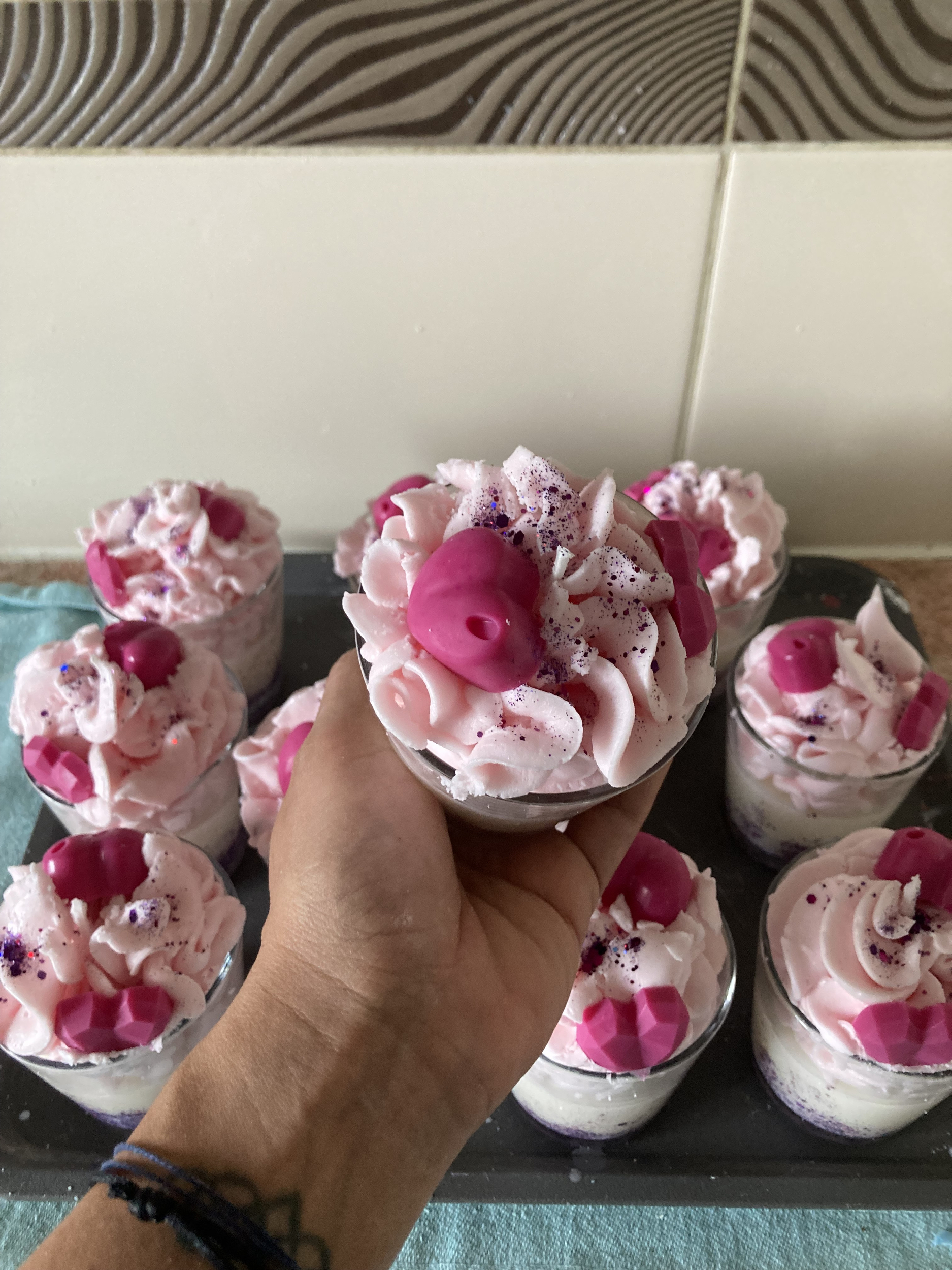 Bougie-gourmande-chantilly-cerise