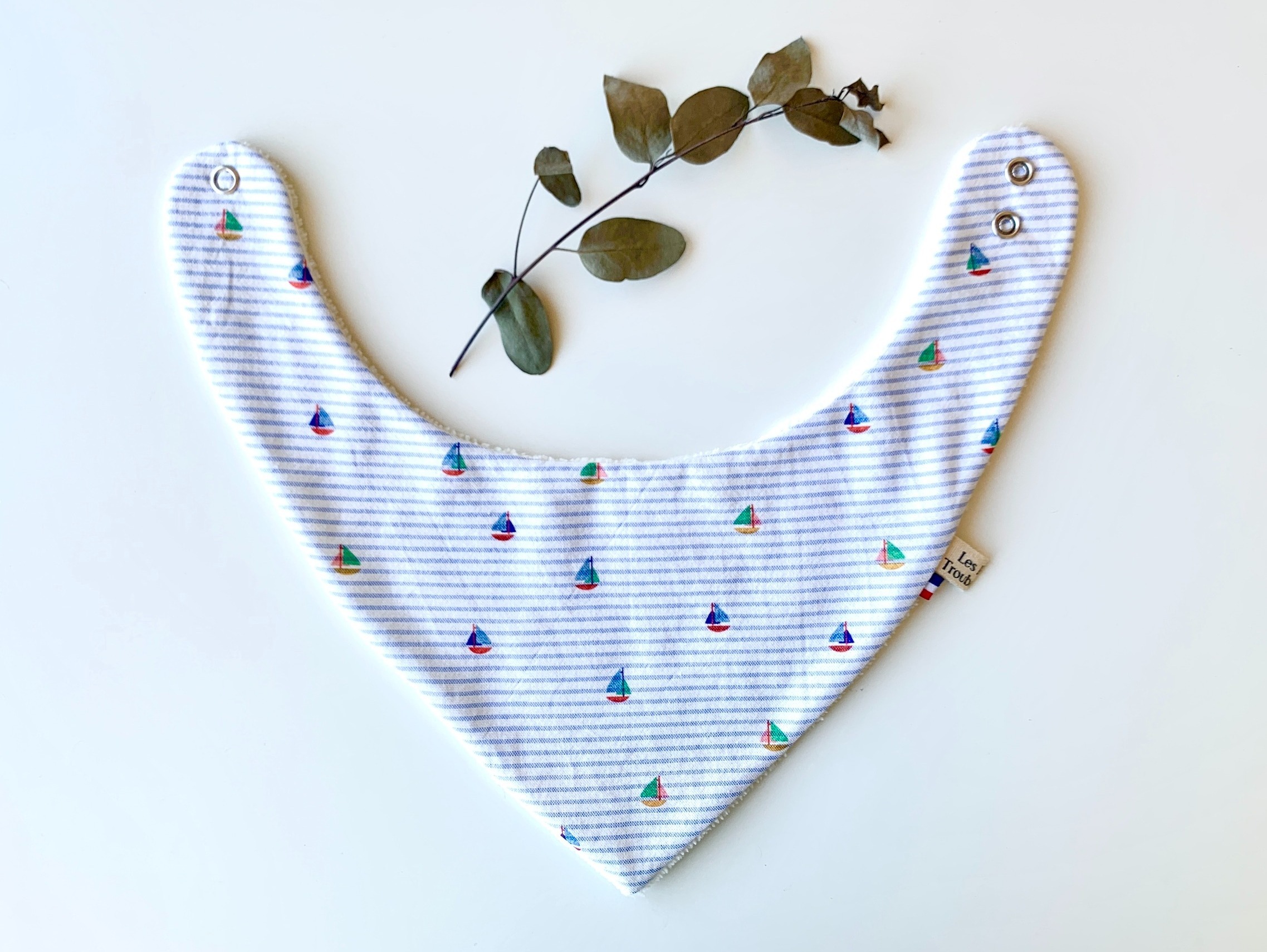 bavoirbandanabateauouvert