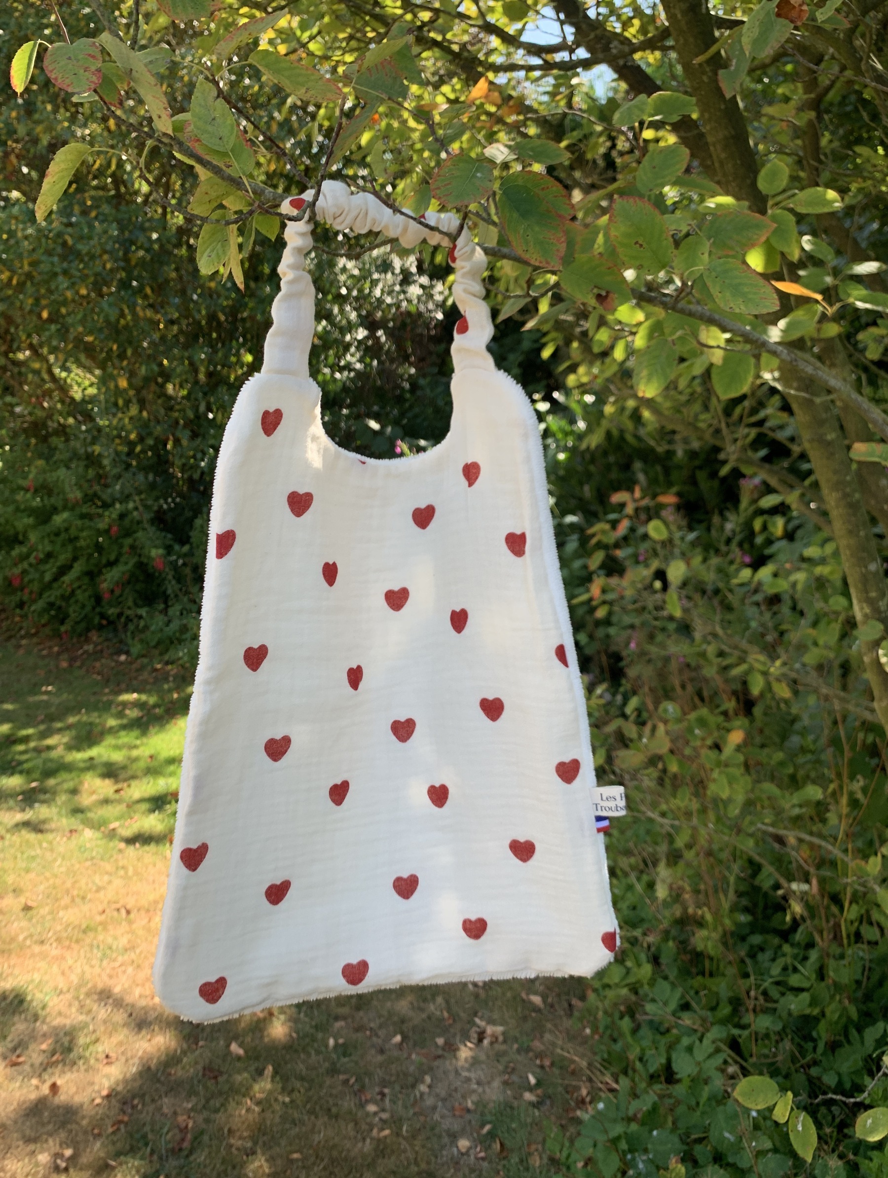 bavoir elastiqué coeur