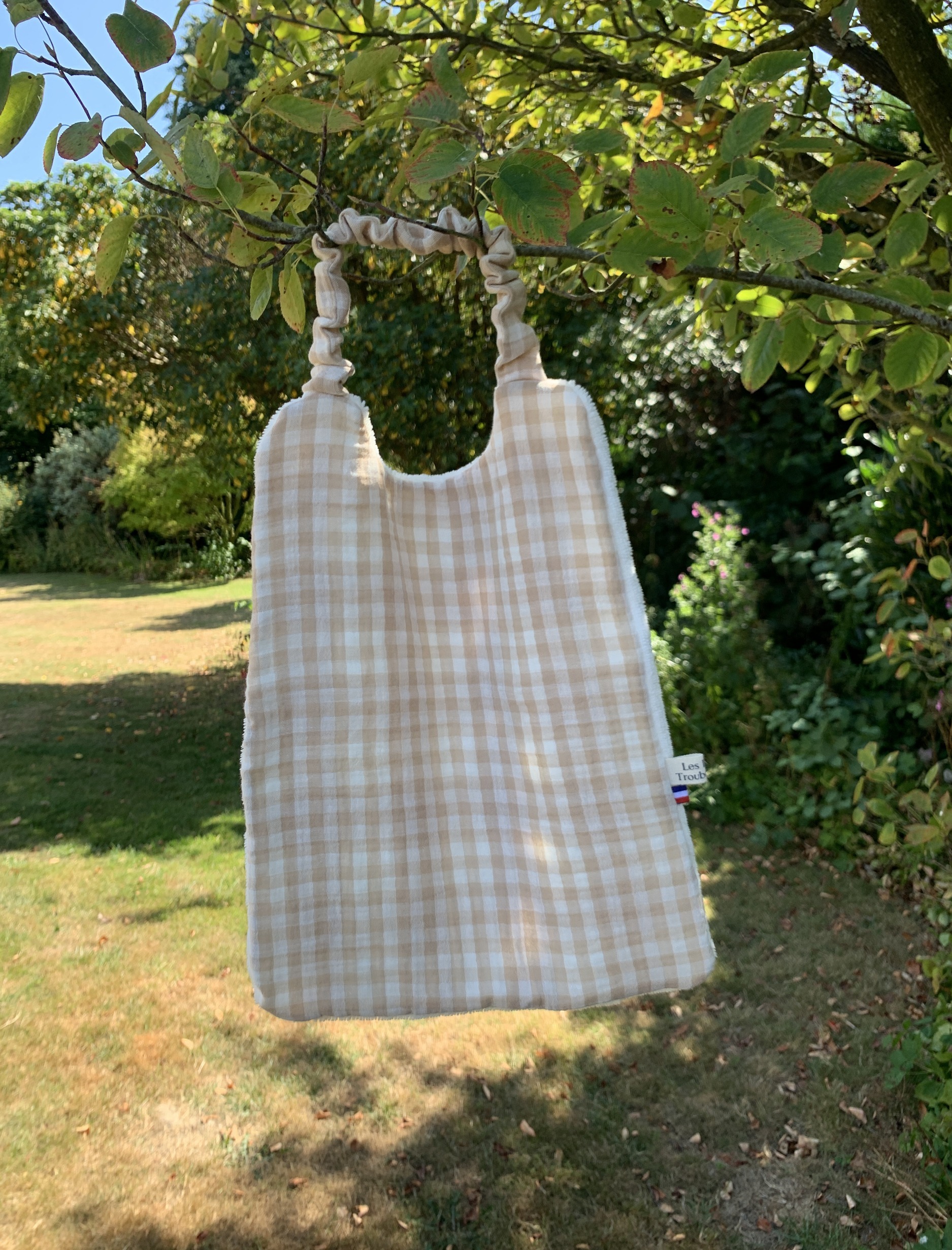 bavoir élastiqué double gaze de coton vichy sable