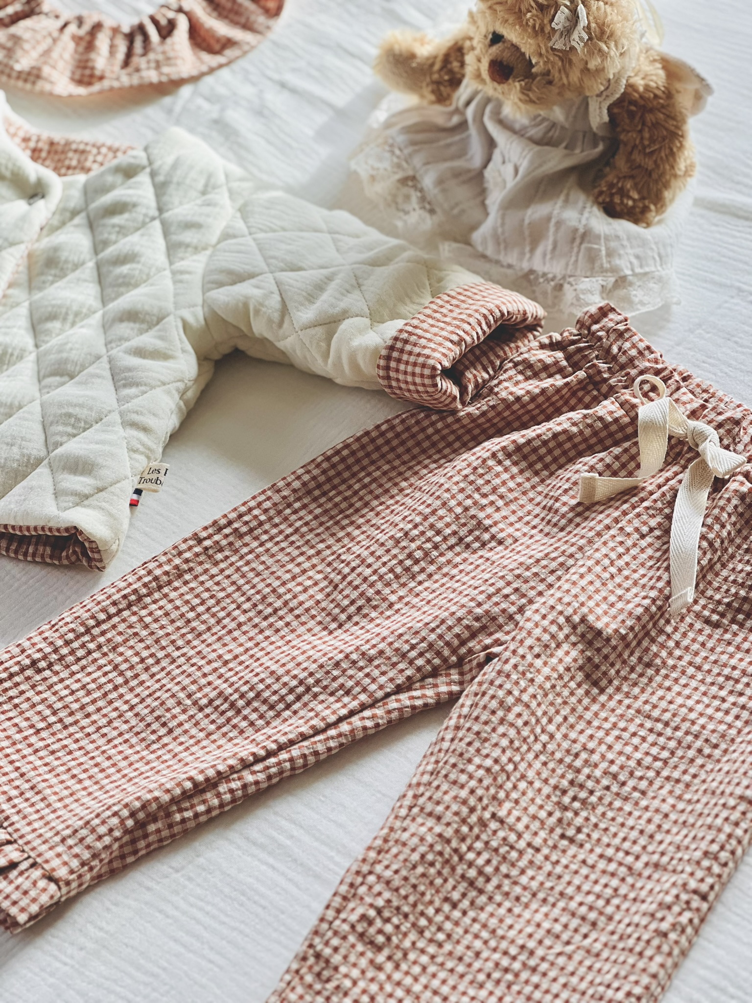 pantalon large à volants vichy caramel