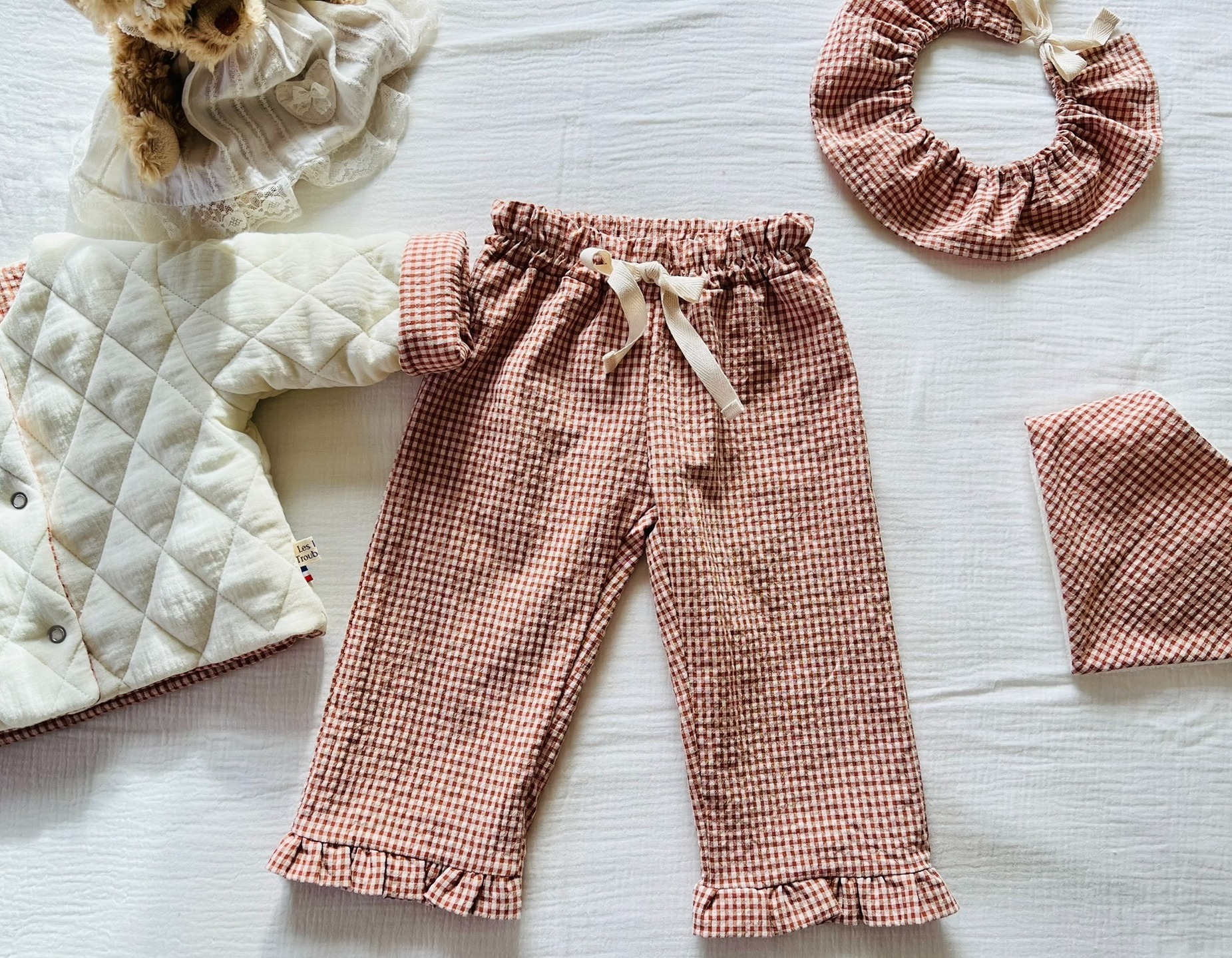 col amovible pantalon seersucker vichy caramel veste matelassée