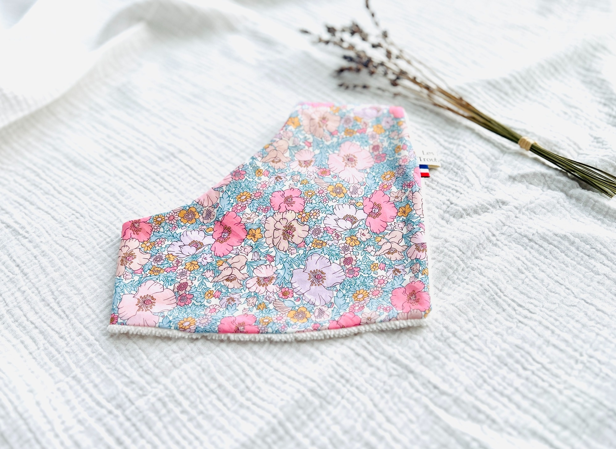 Bavoir bandana meadow song rose