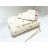 coffret signature cadeau naissance double gaze fleurie couverture et deux bavoirs bandana