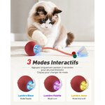 Balle électrique interactive rouge pour chat avec sa queue, vue 2